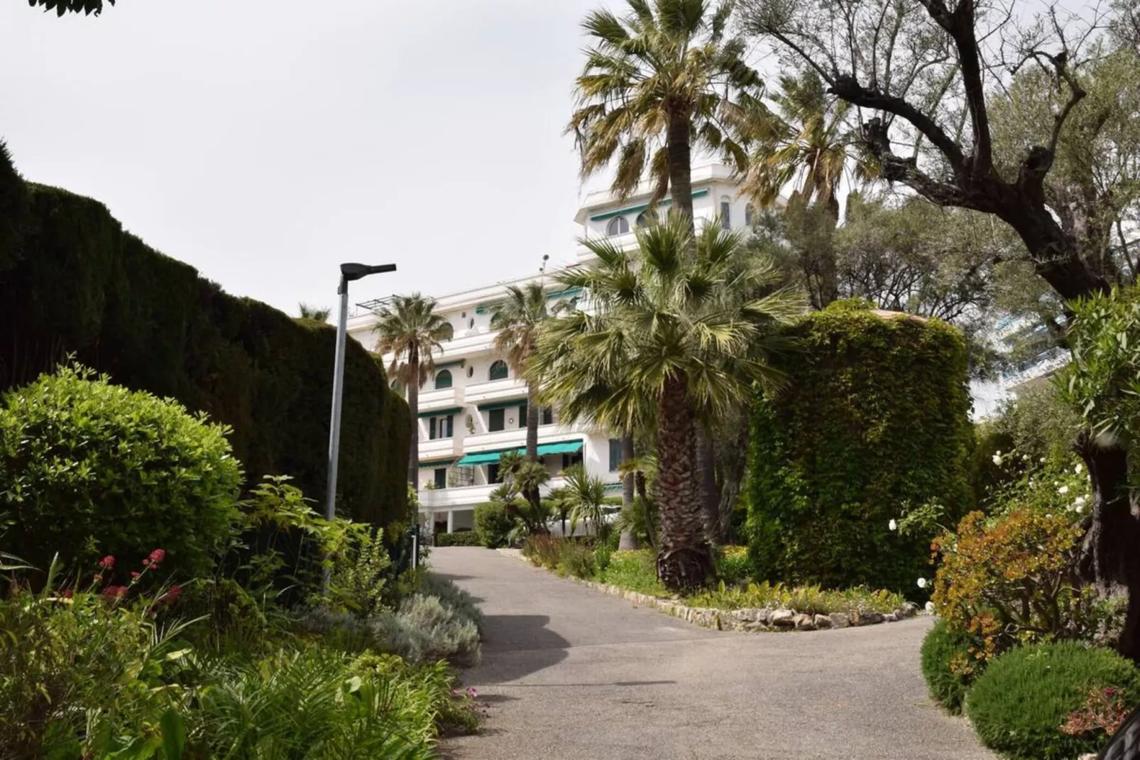 Juan-les-Pins Vue Mer Plage Piscine et Tennis - 10457640
