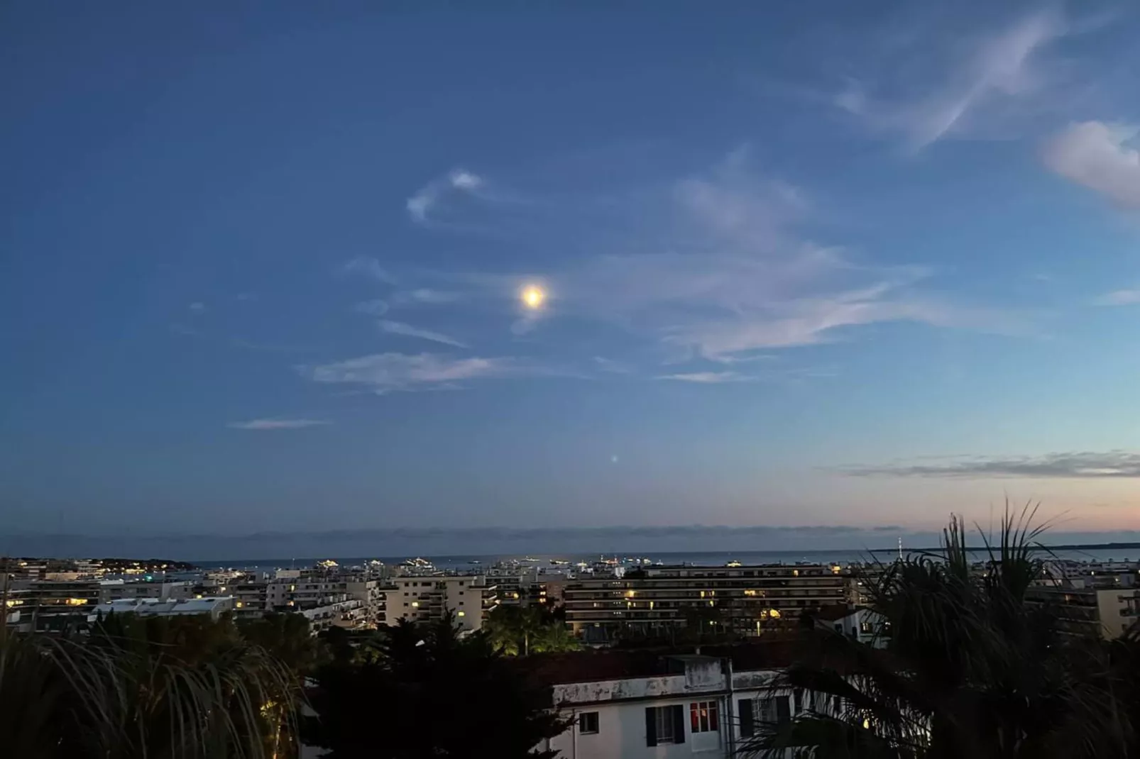Juan-les-Pins Vue Mer Plage Piscine et Tennis - 10457641