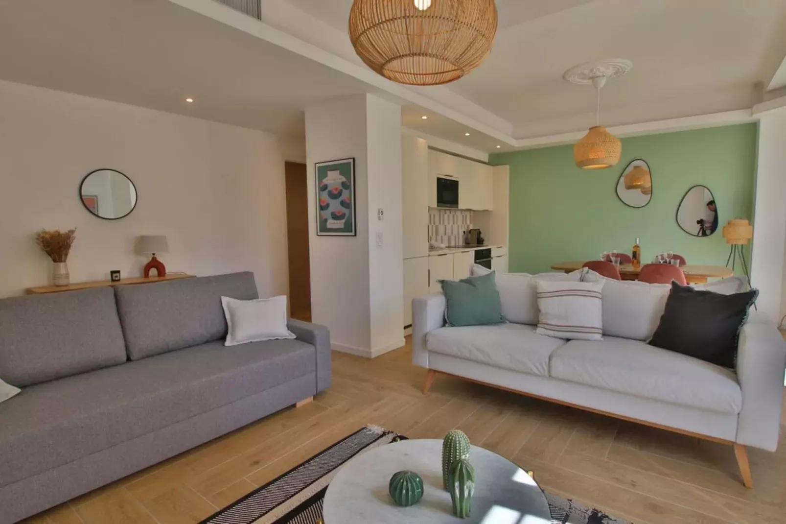Appartement au Cœur du Centre-Ville d'Antibes-Living room