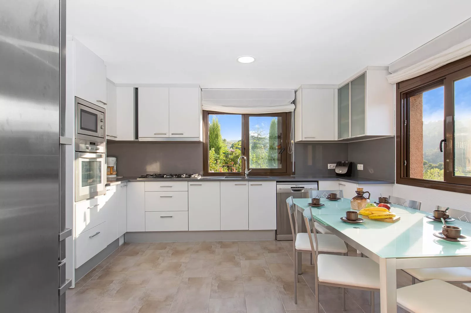 Dama-Kitchen
