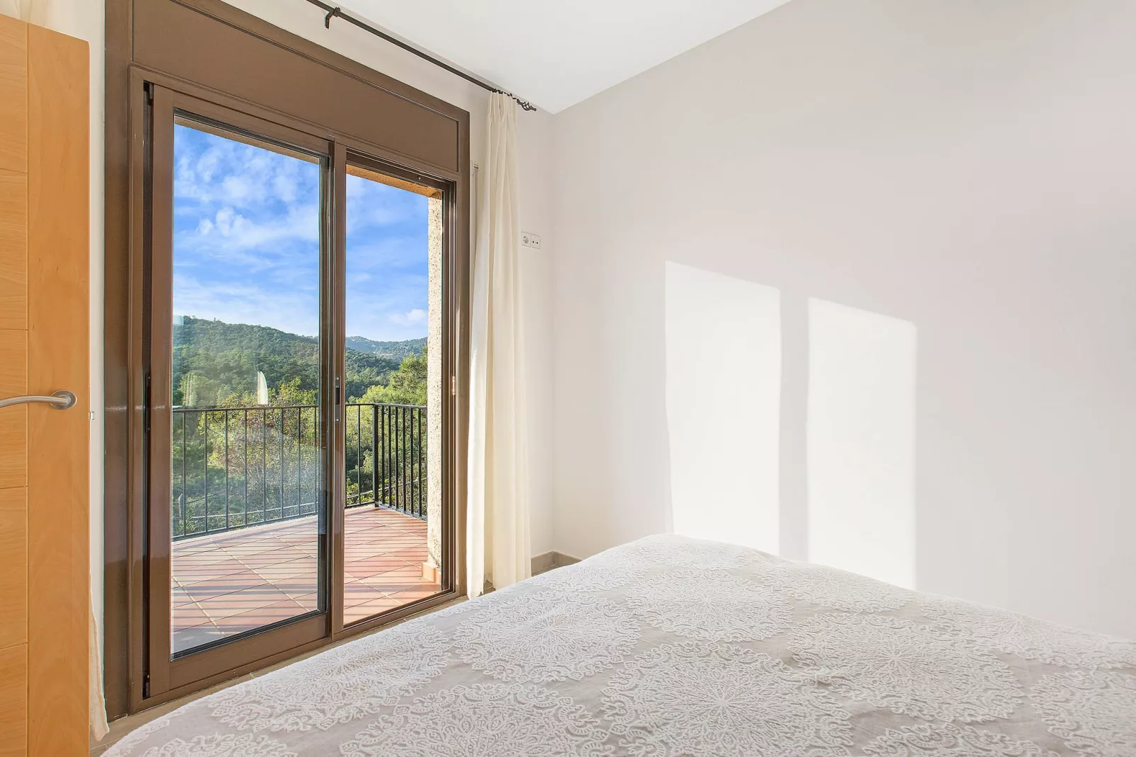Dama-Bedroom