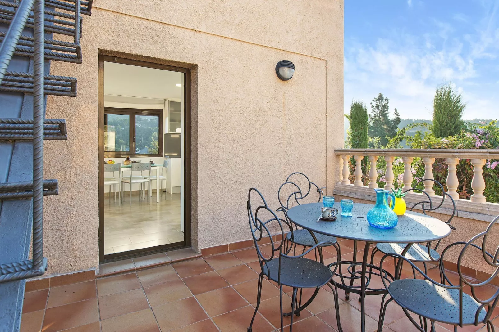 Dama-Terrace balcony