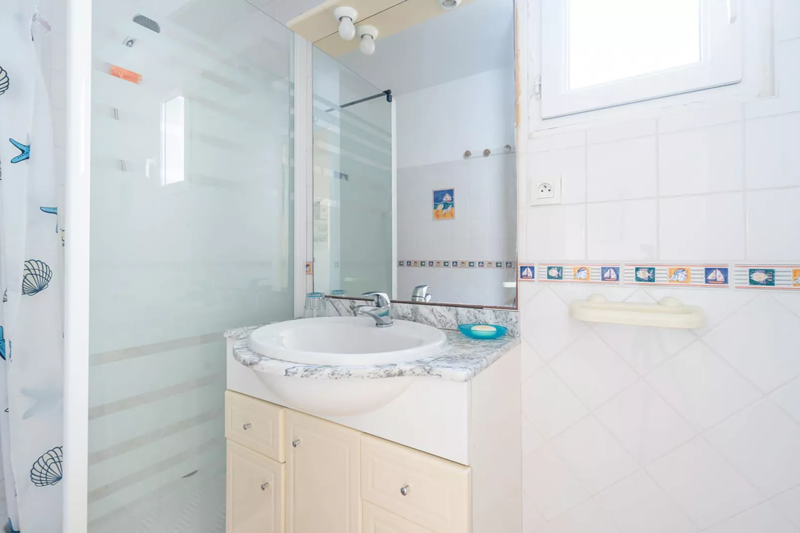 Le Lamparo N°201 - 2P4-Bathroom