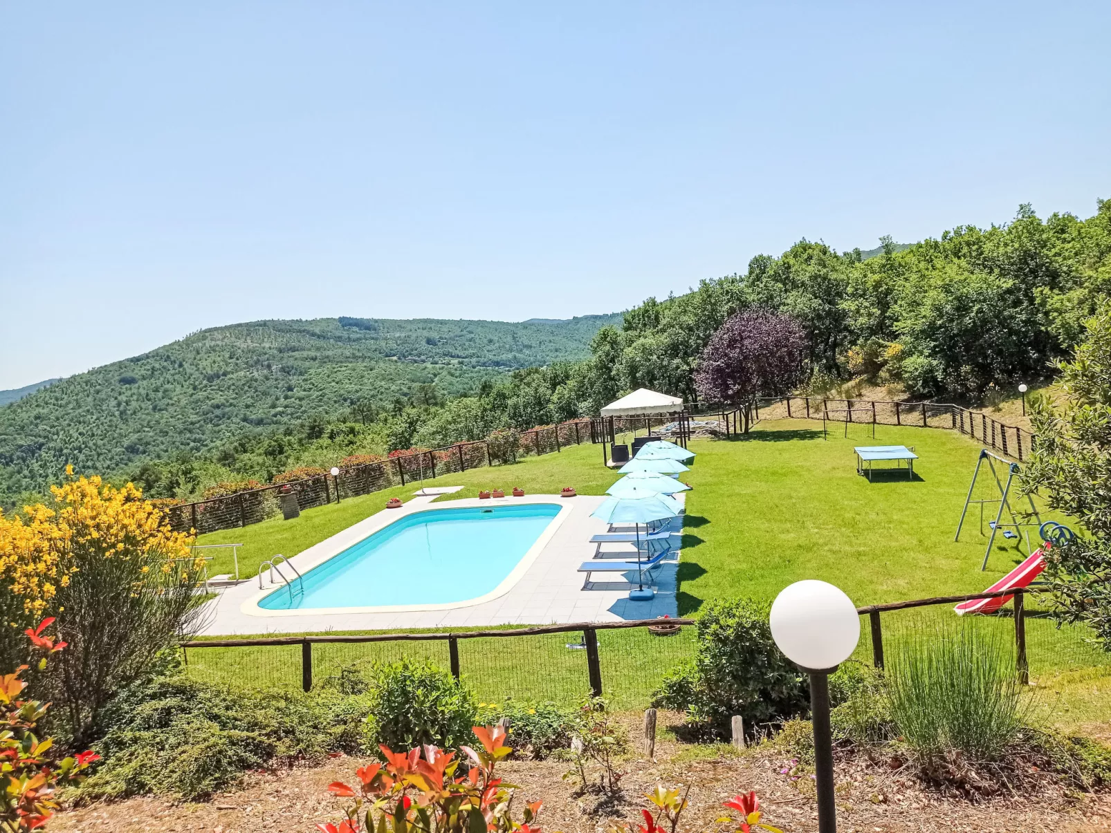 La Coccinella-Outside