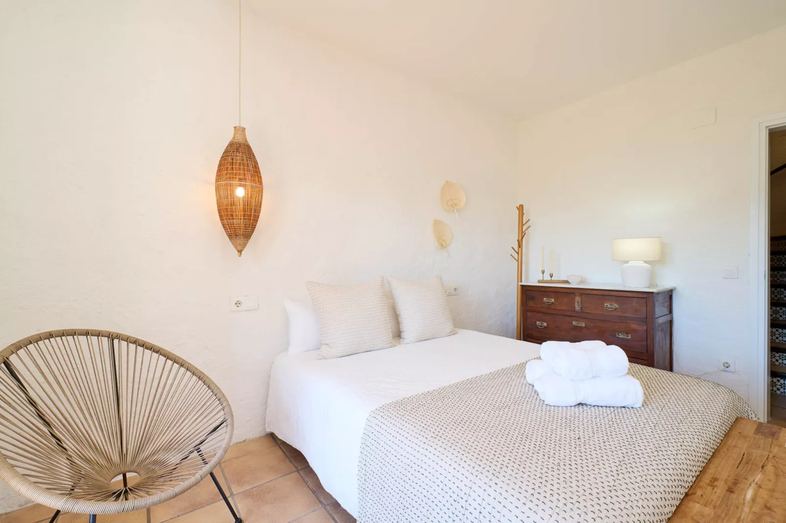 Serena-Bedroom