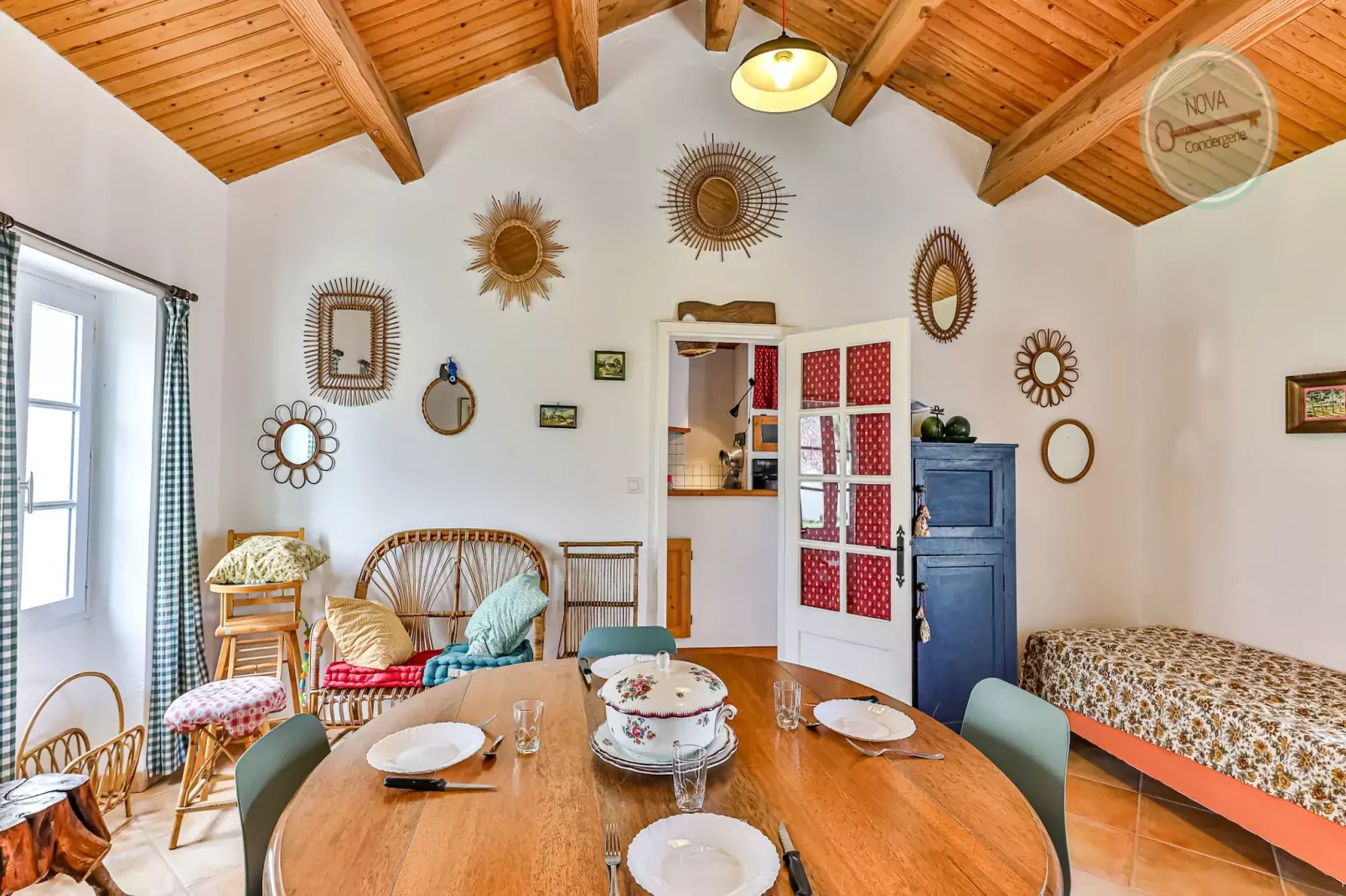 Charmante maison vendéenne-Dining room
