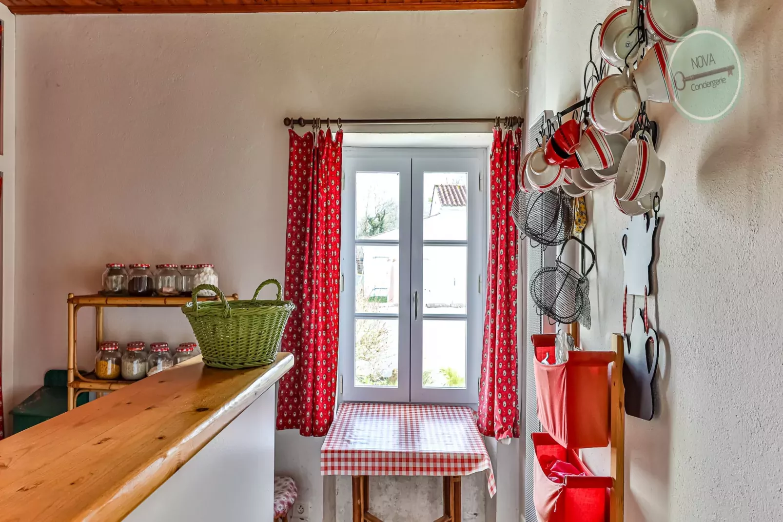 Charmante maison vendéenne-Kitchen