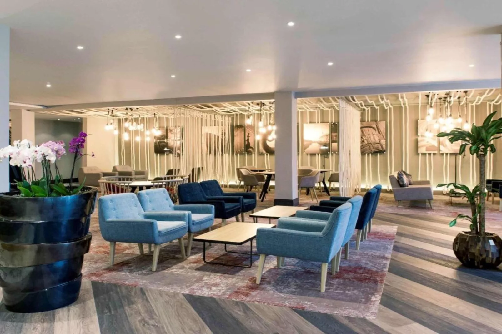 Classic Double ex Mercure Cardiff-Reception hall
