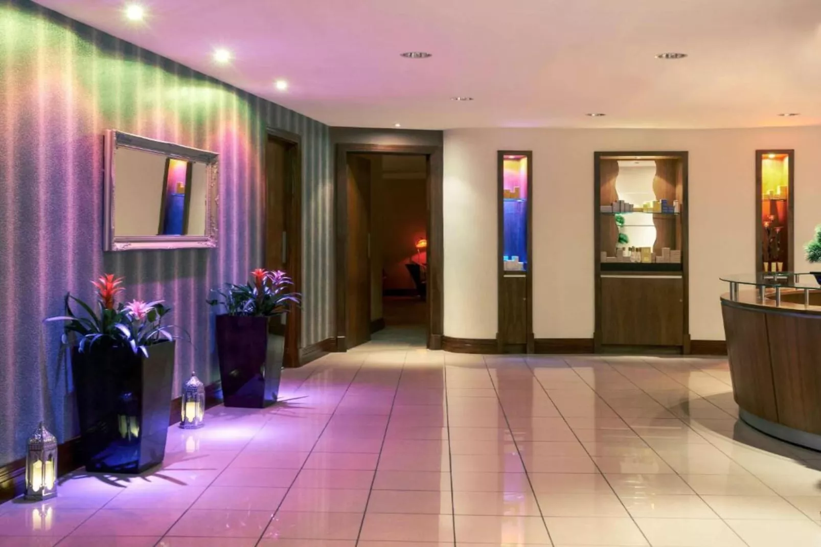 Queen view ex Mercure Cardiff-Reception hall