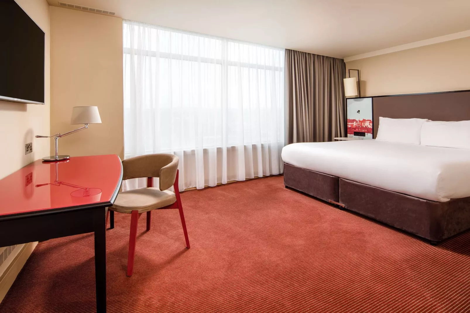 Queen view ex Mercure Cardiff-Bedroom