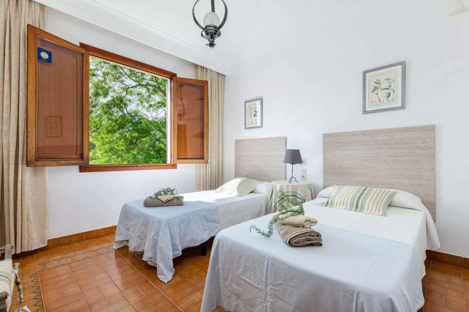 YourHouse Can Marquesi-Bedroom