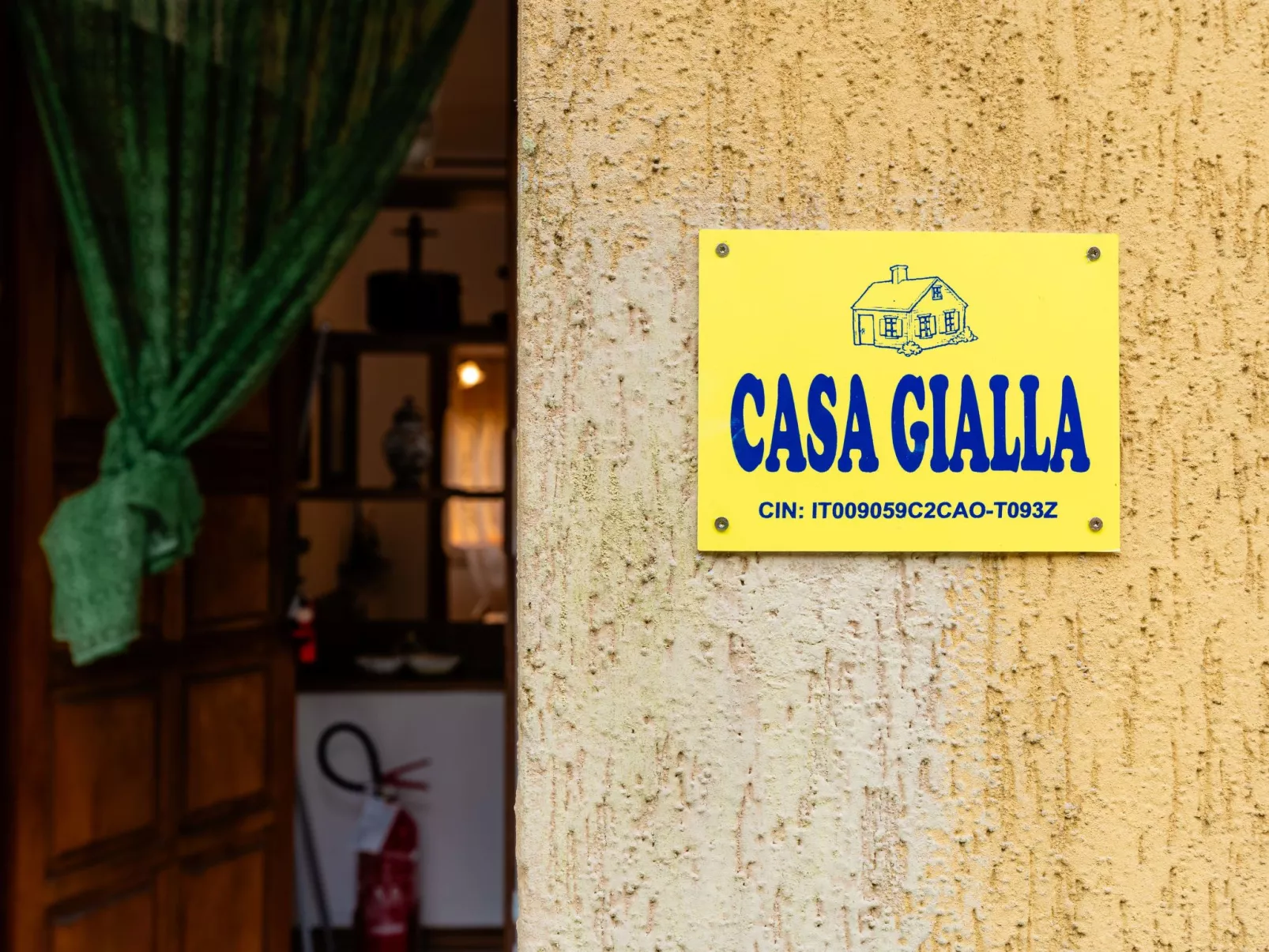 Gialla-Inside