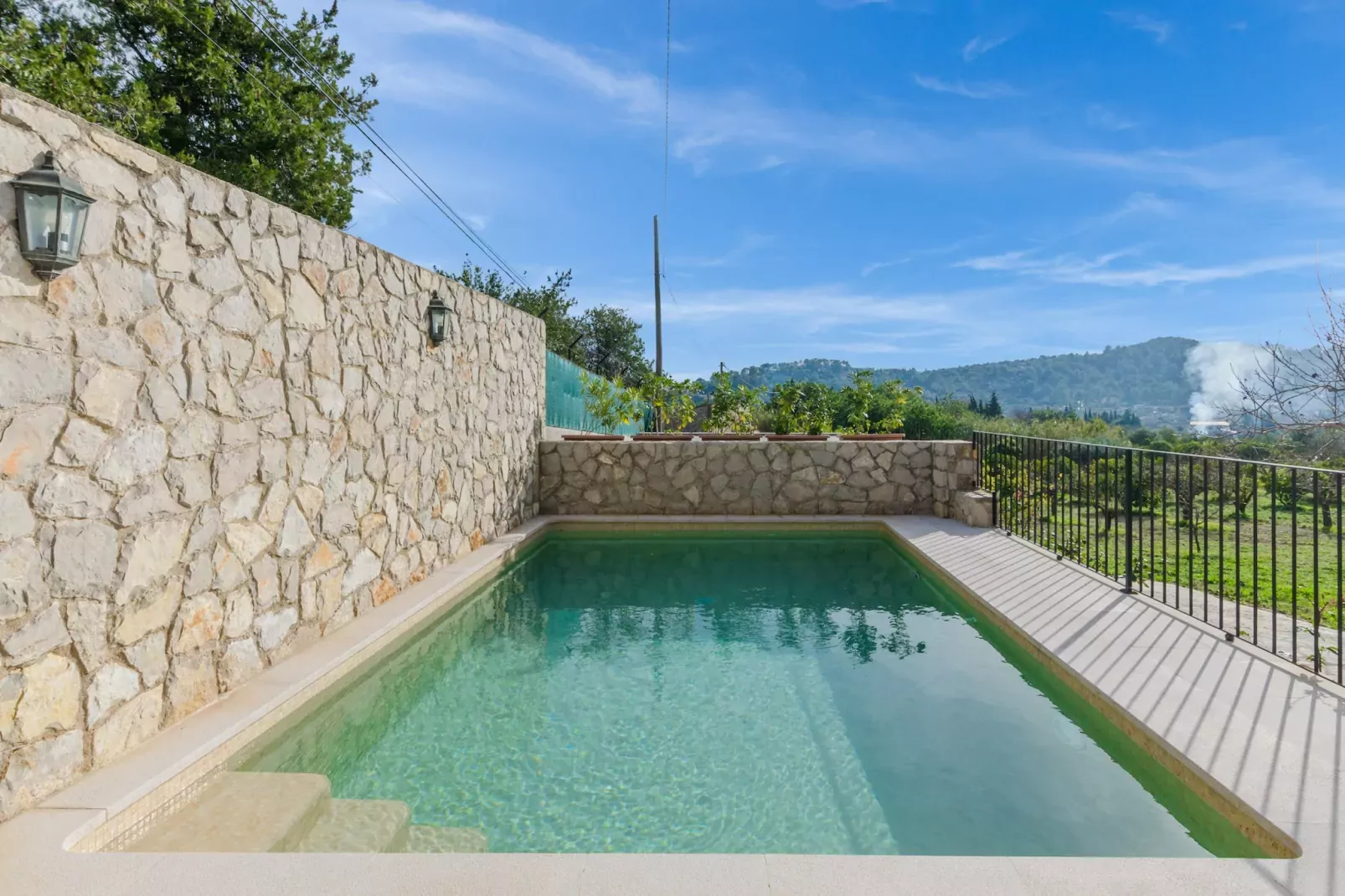 poolofhouse