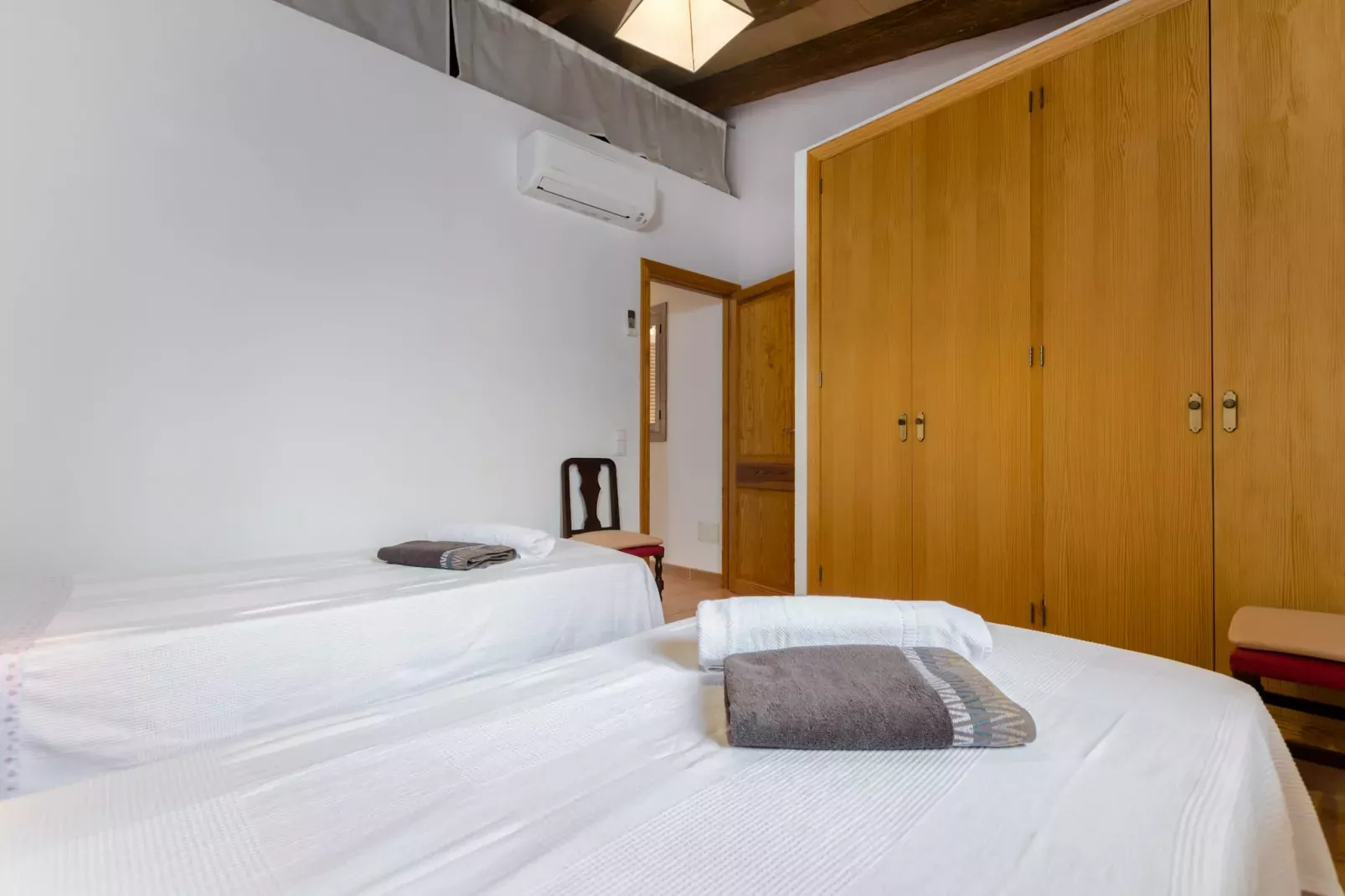 YourHouse Son Sant Joan-Chambre
