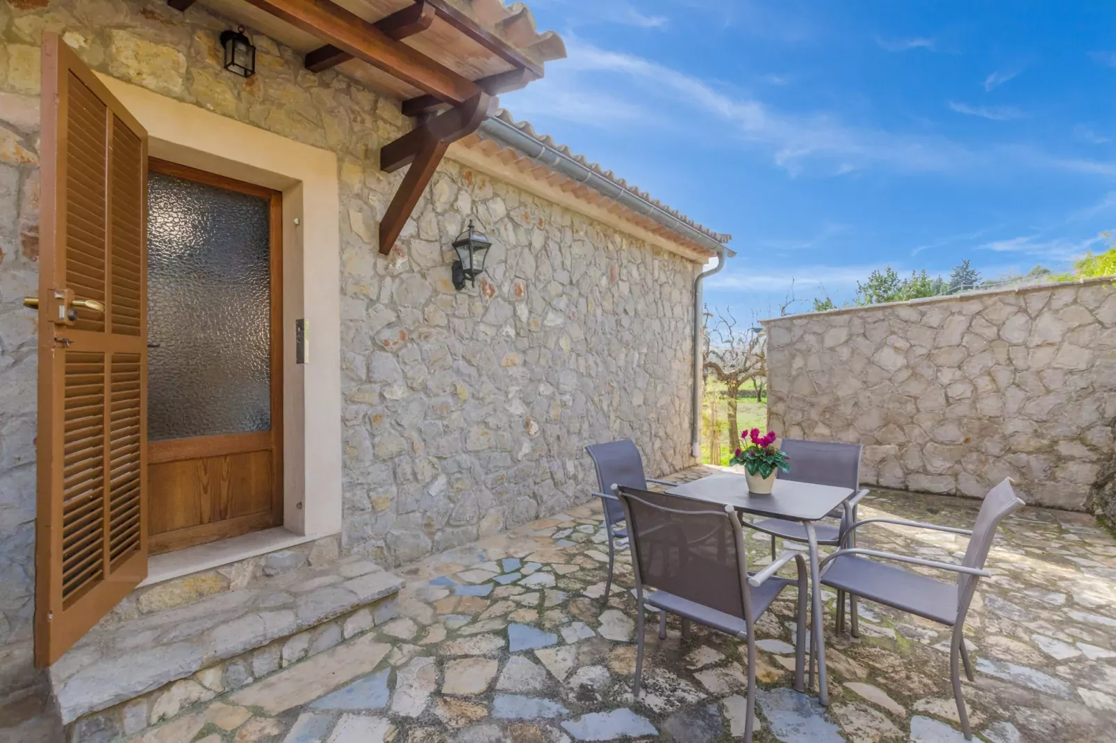 YourHouse Son Sant Joan-Terrasse