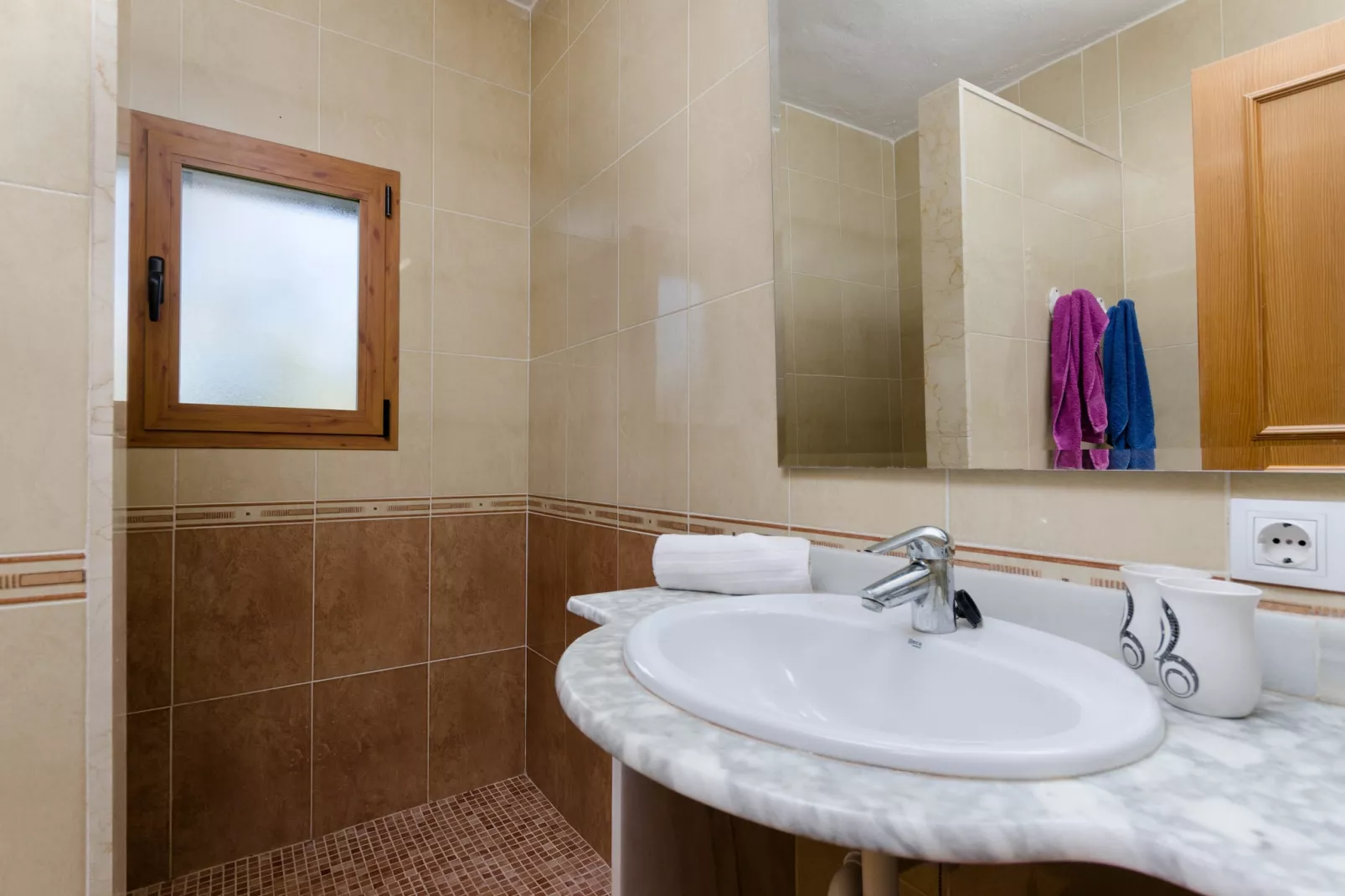 YourHouse La Suerte-Bathroom