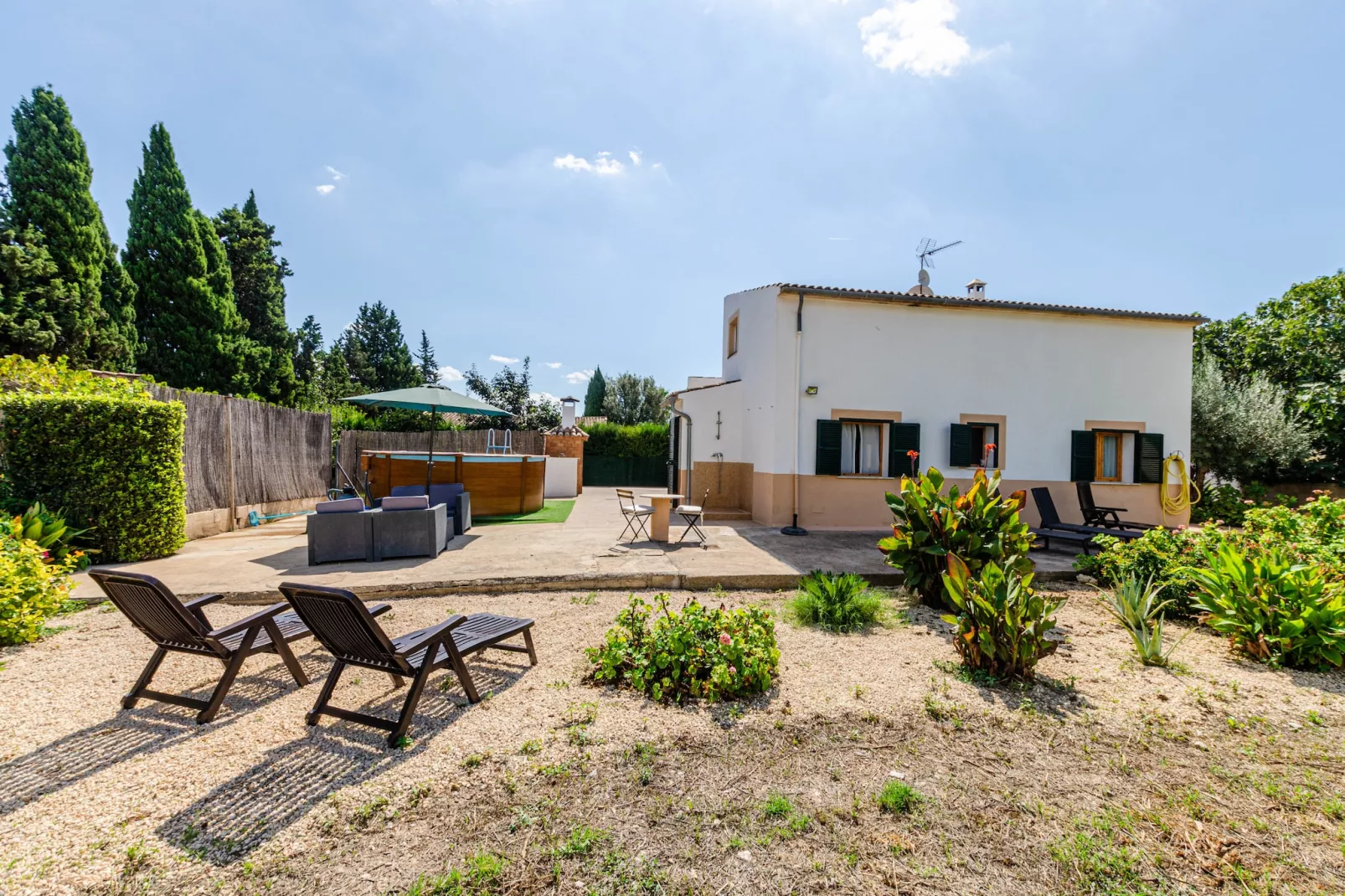 YourHouse La Suerte-Gardens summer