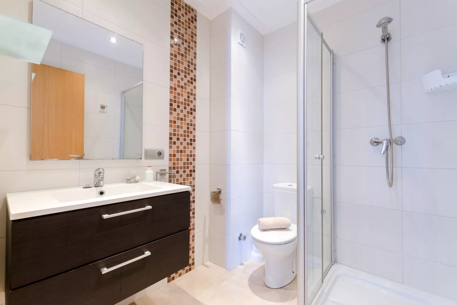 YourHouse Voramar 1C-Badezimmer