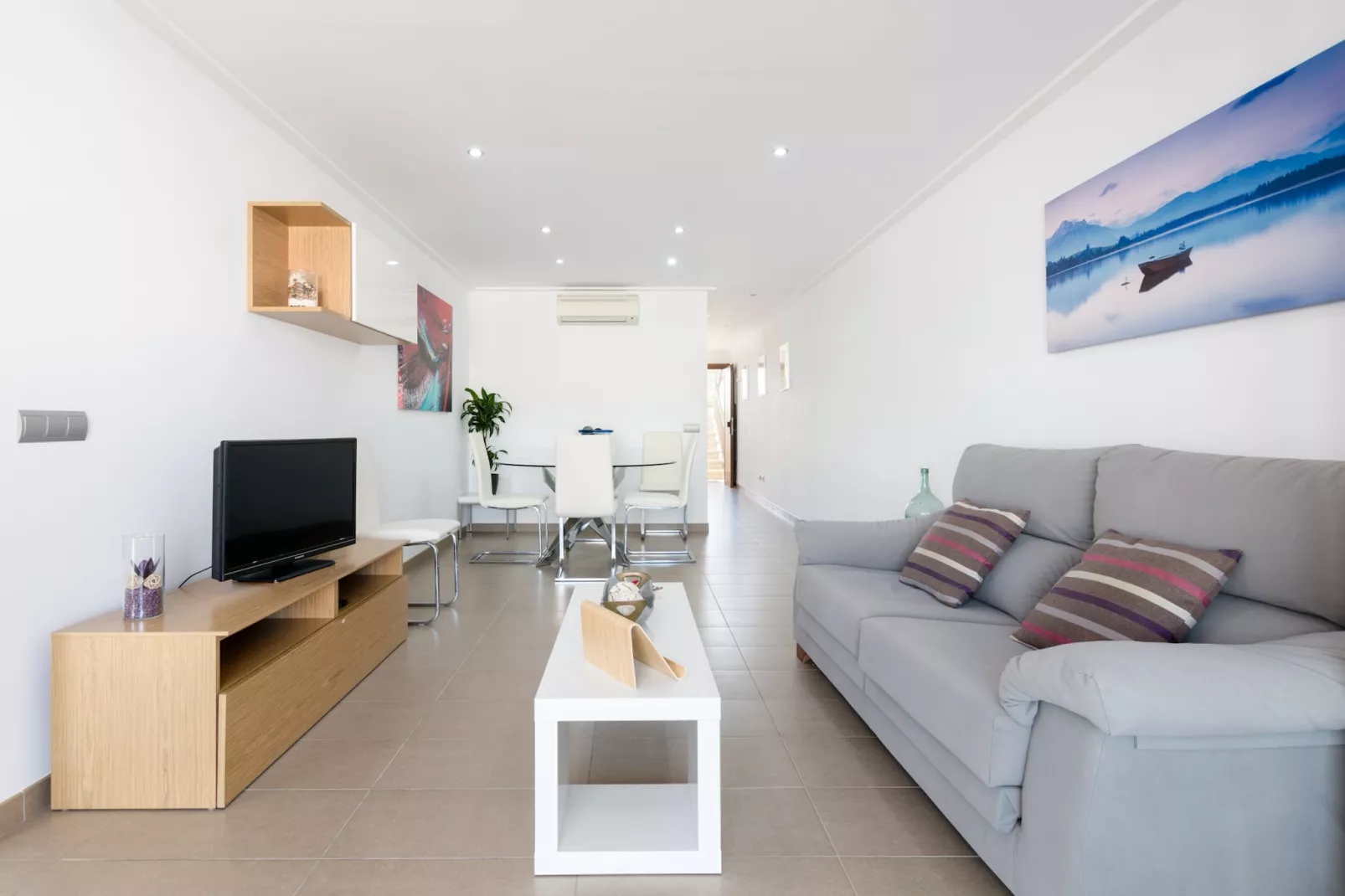 YourHouse Estel-Salon