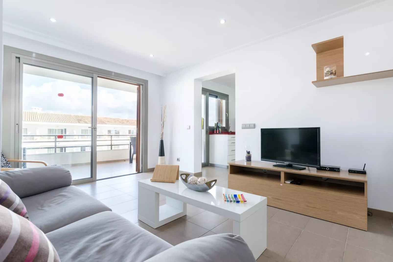 YourHouse Estel-Salon