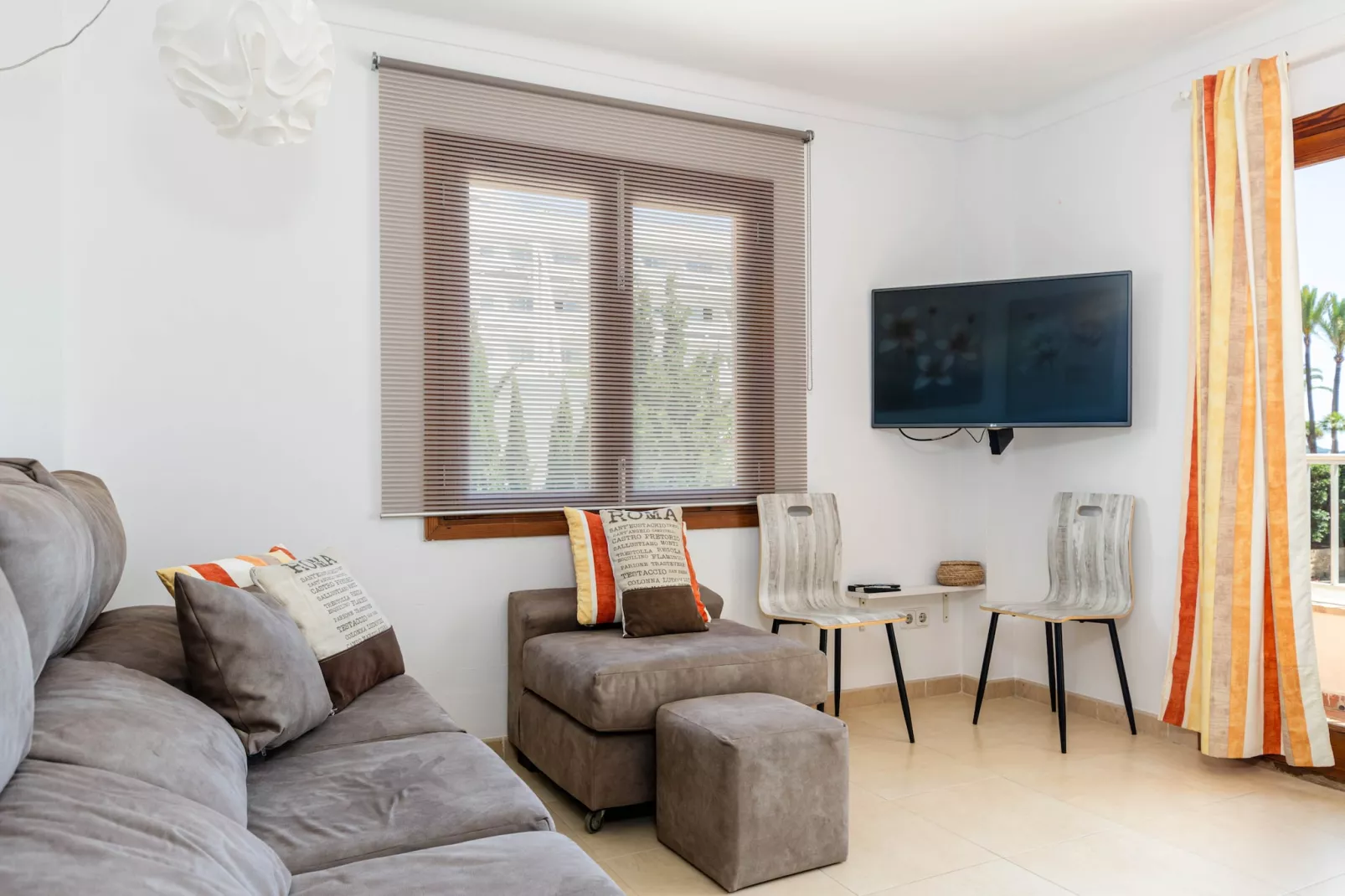 YourHouse Reganyol-Living room
