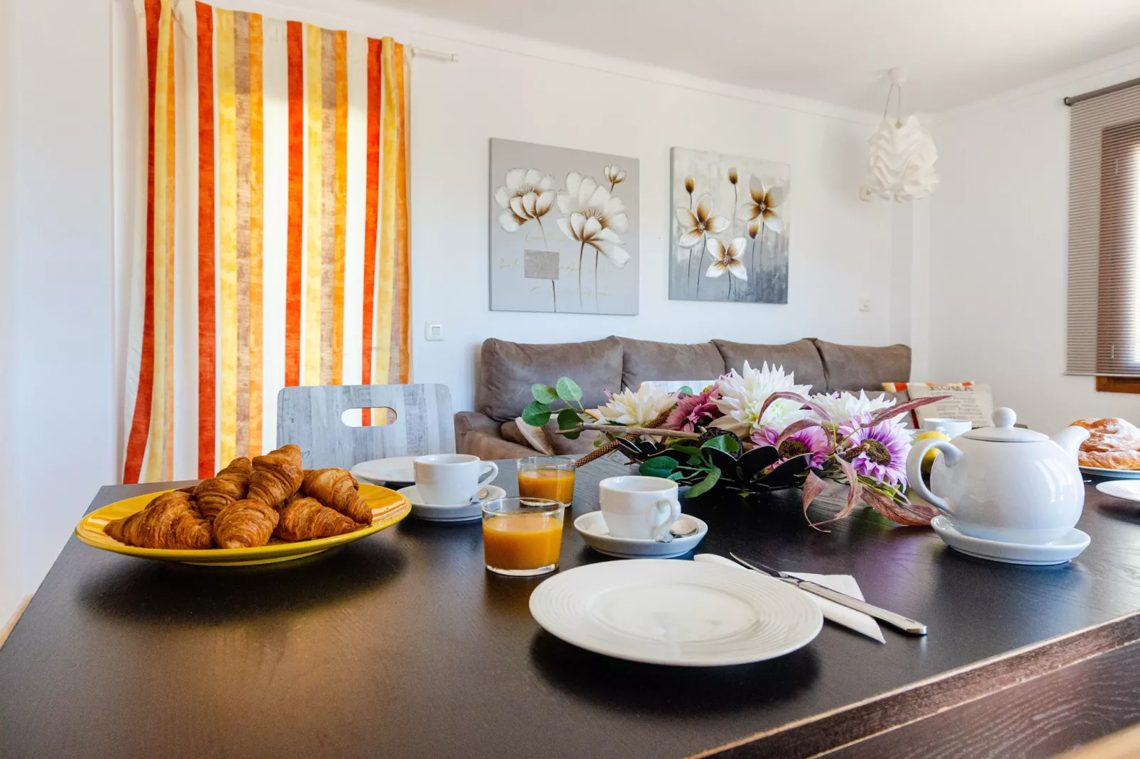YourHouse Reganyol-Dining room