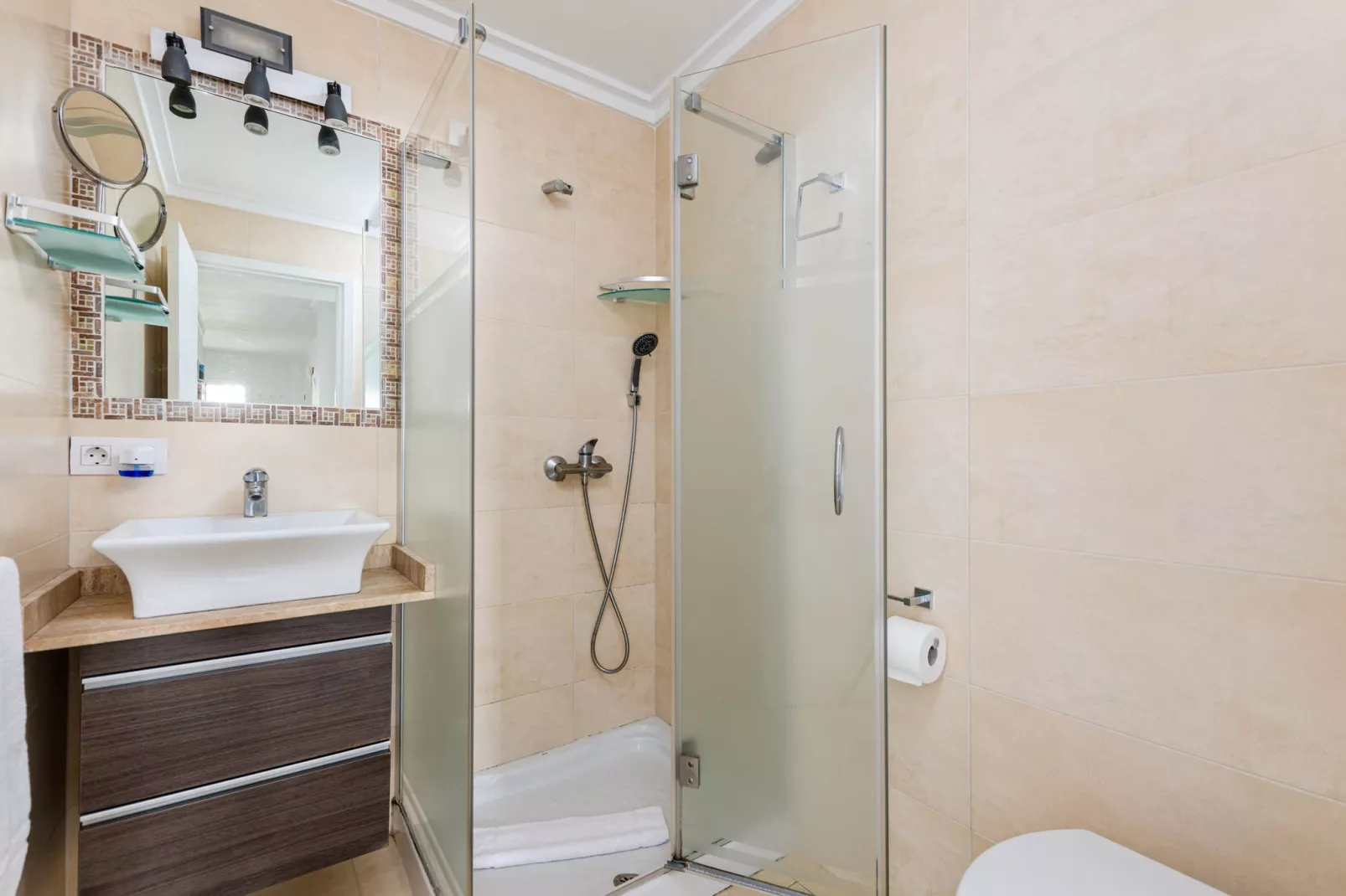 YourHouse Reganyol-Bathroom