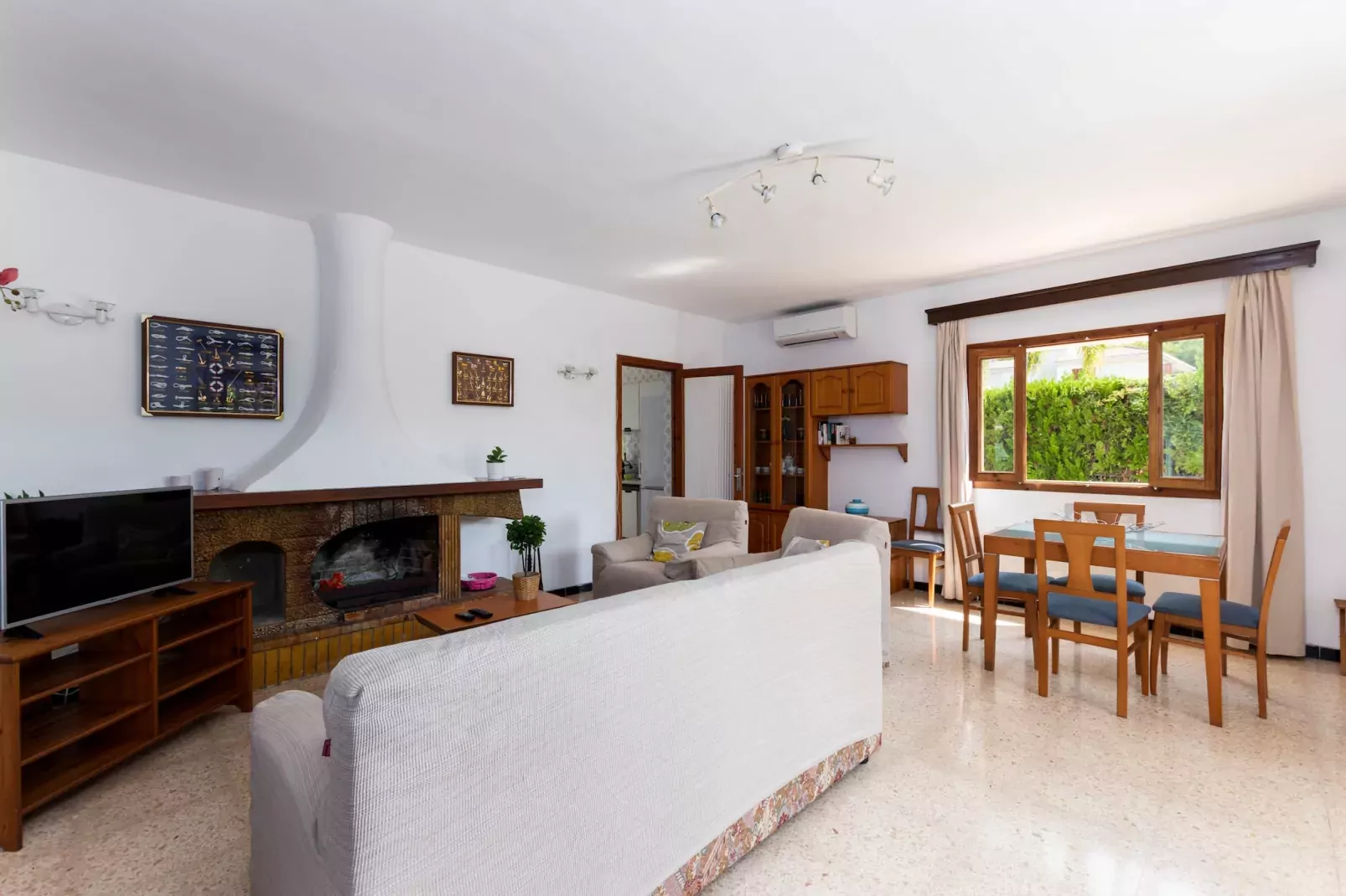 YourHouse Alcudia Casa-Living room