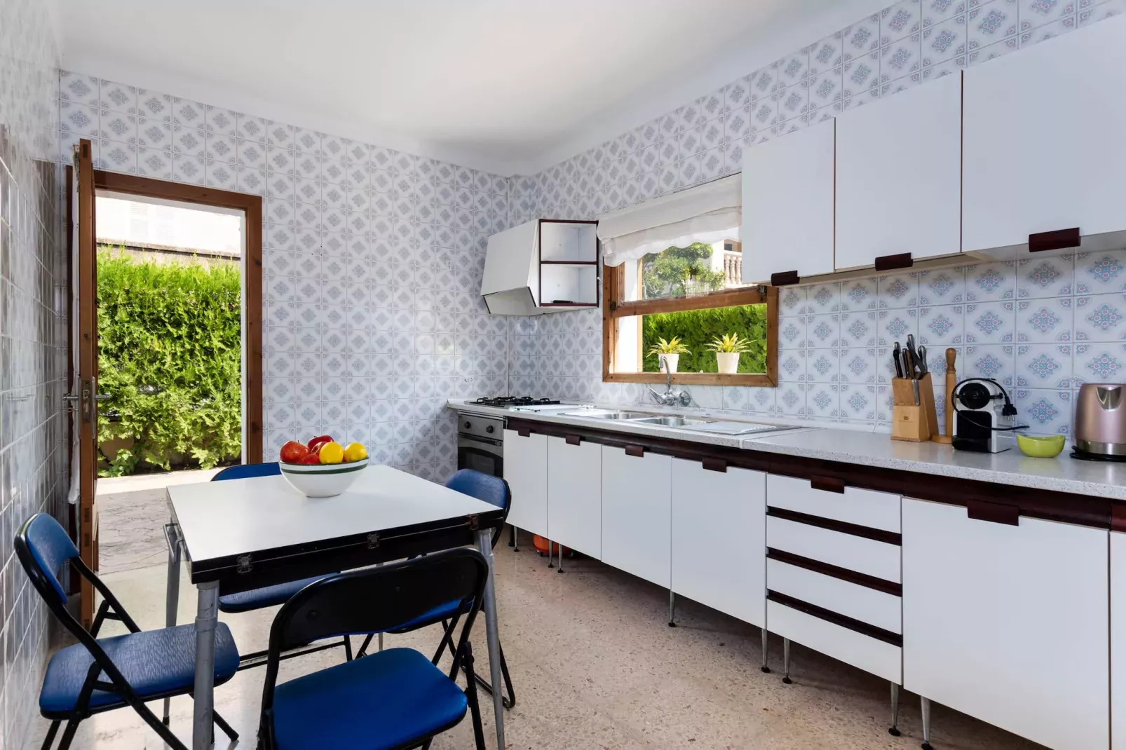 YourHouse Alcudia Casa-Kitchen