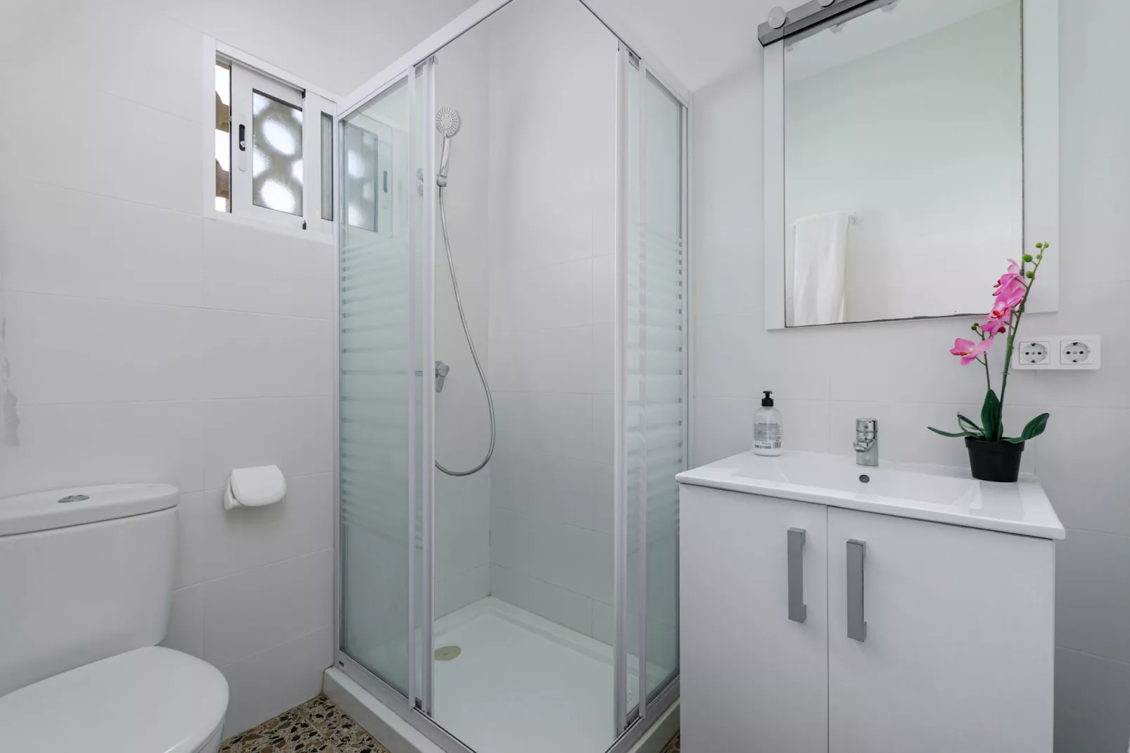 YourHouse Casa Esperanza-Bathroom