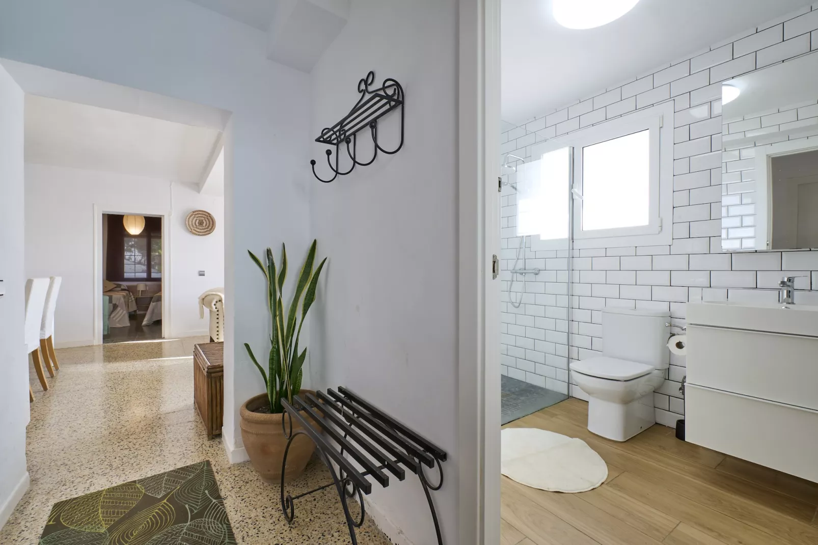Palmeras-Bathroom