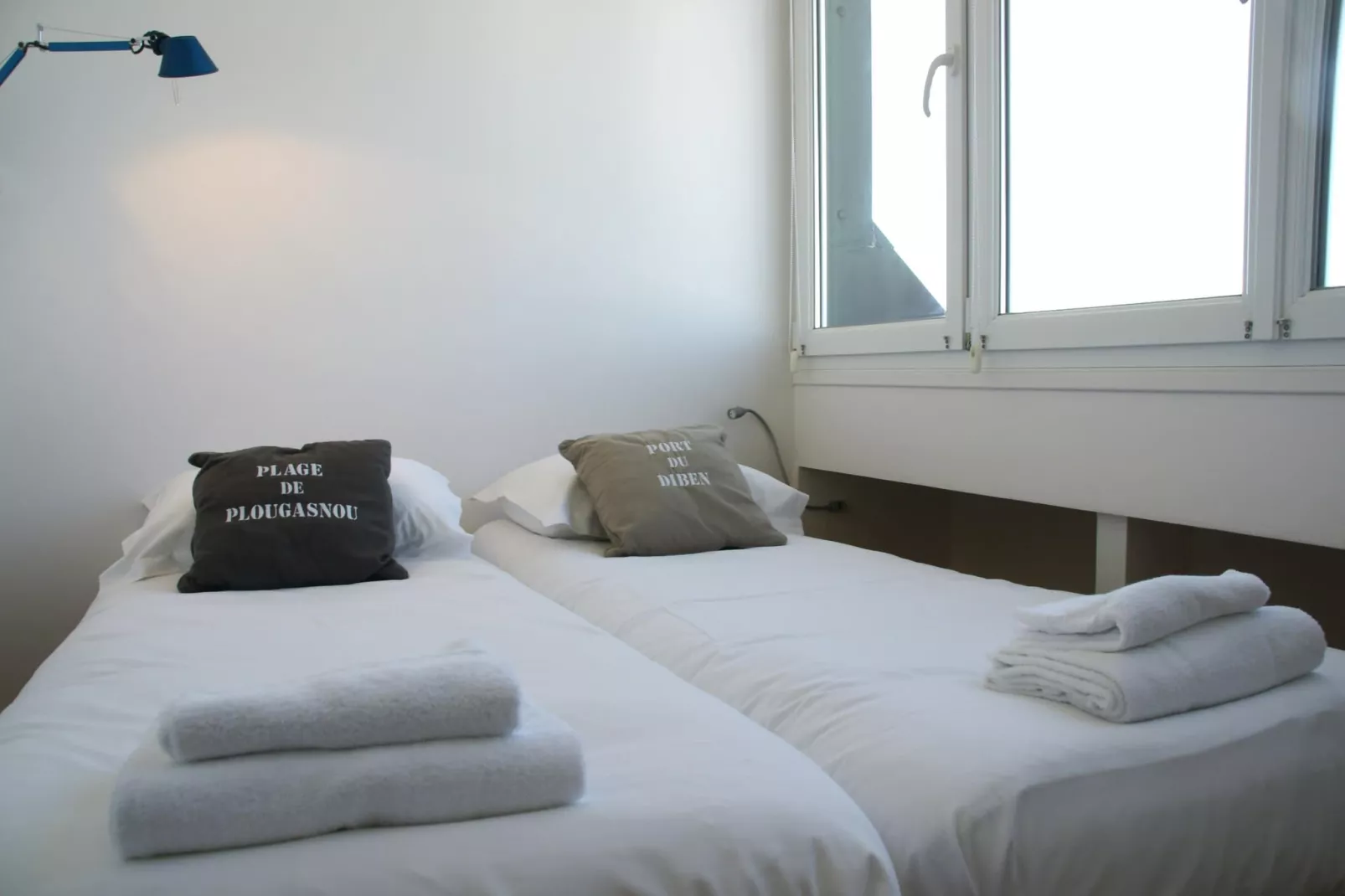 Pretty apartment with sea view in Primel-Bedroom