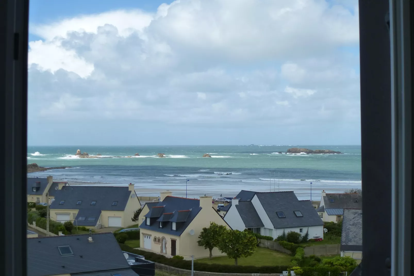 Pretty apartment with sea view in Primel-View summer