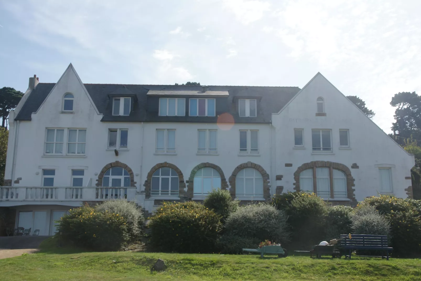 Pretty apartment with sea view in Primel-Exterior summer