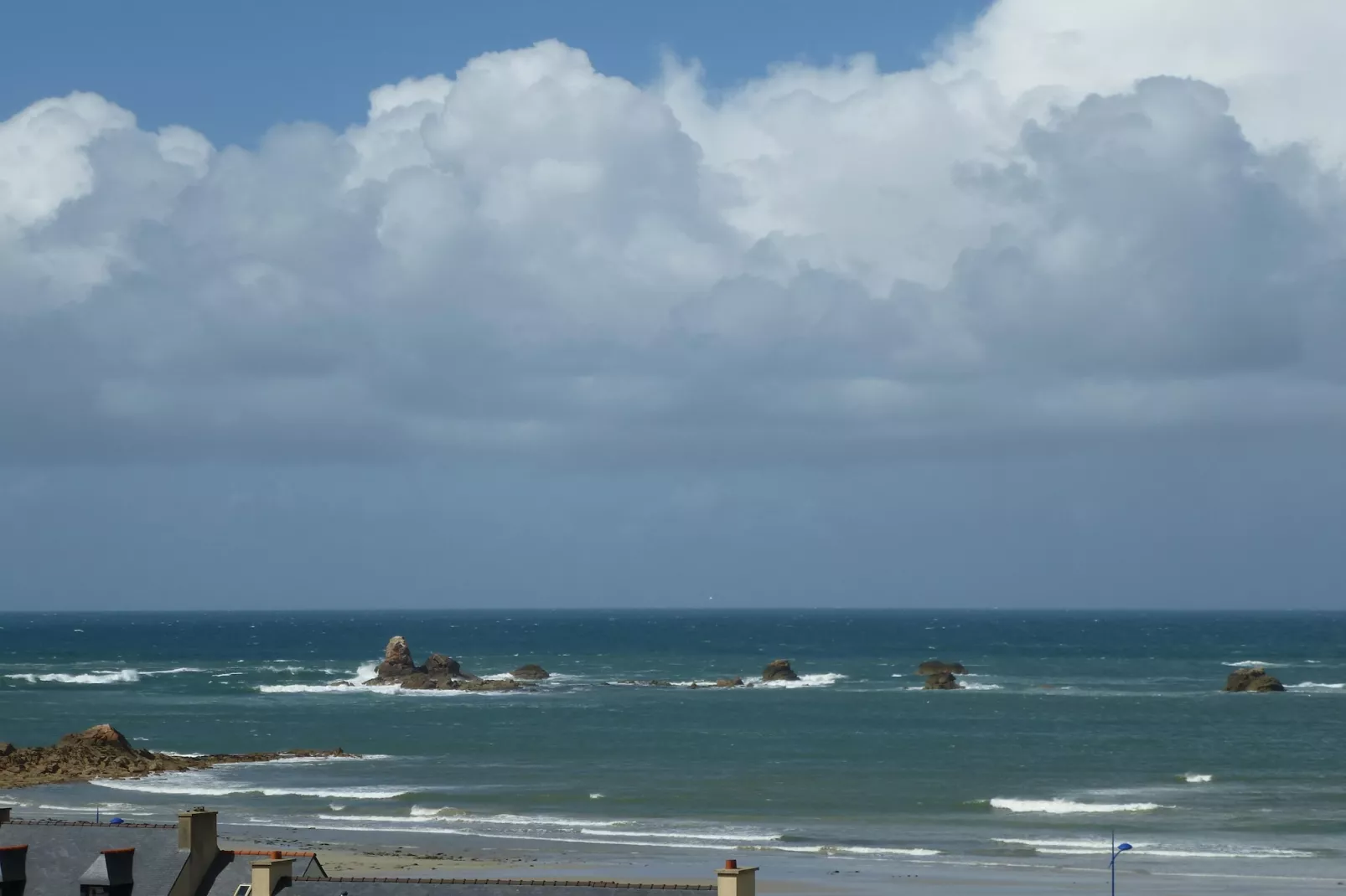 Pretty apartment with sea view in Primel-Areas summer 1km
