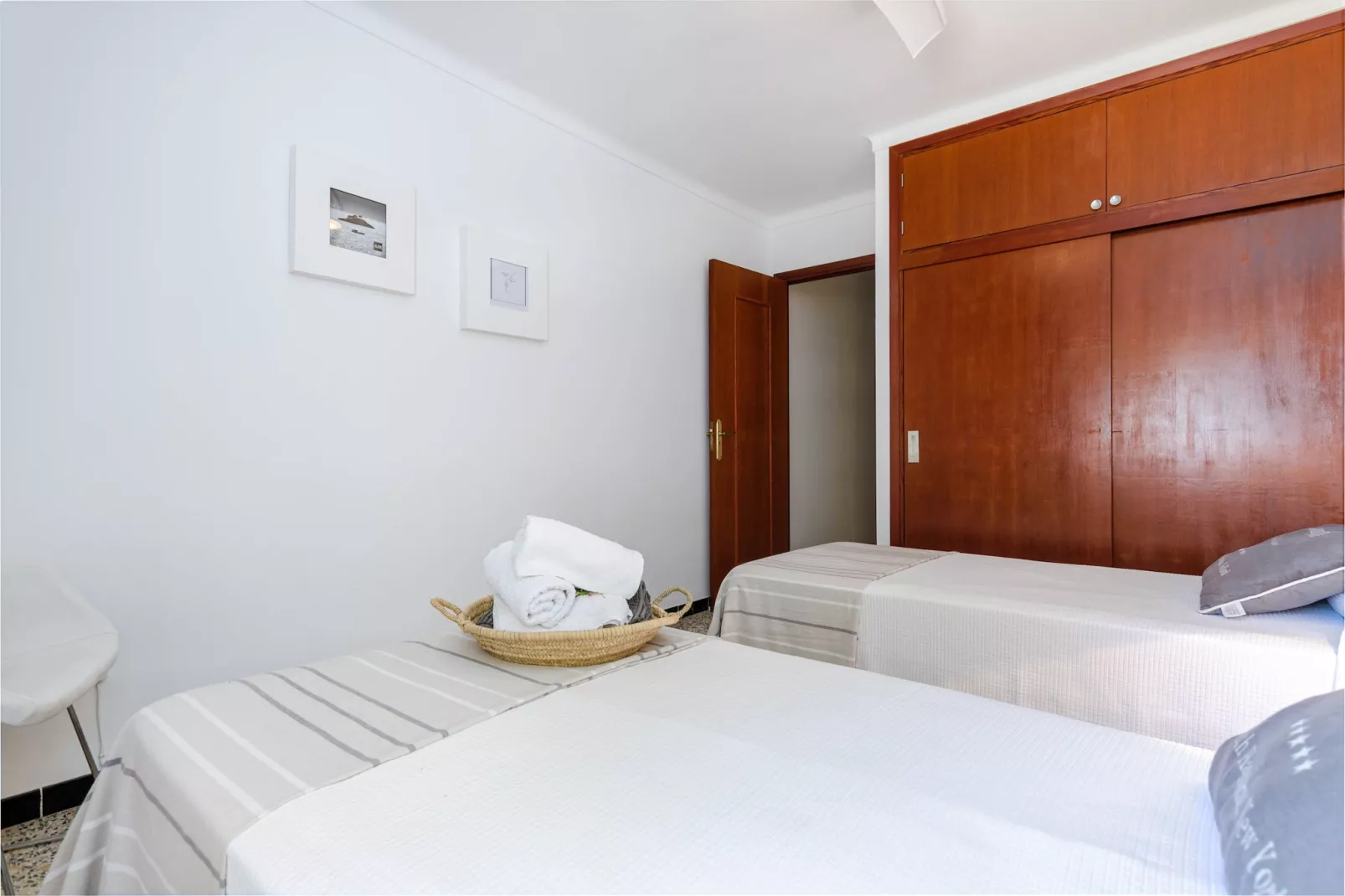 YourHouse Can Ines-Schlafzimmer