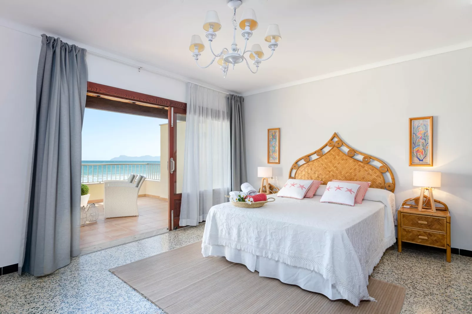 YourHouse Can Ines-Schlafzimmer