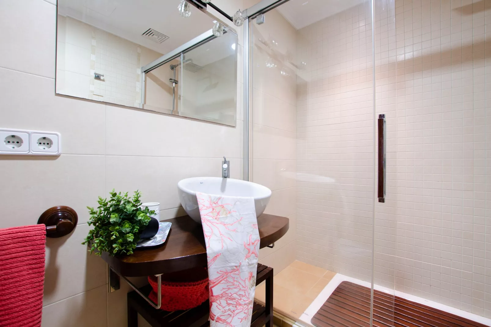 YourHouse Can Ines-Badezimmer