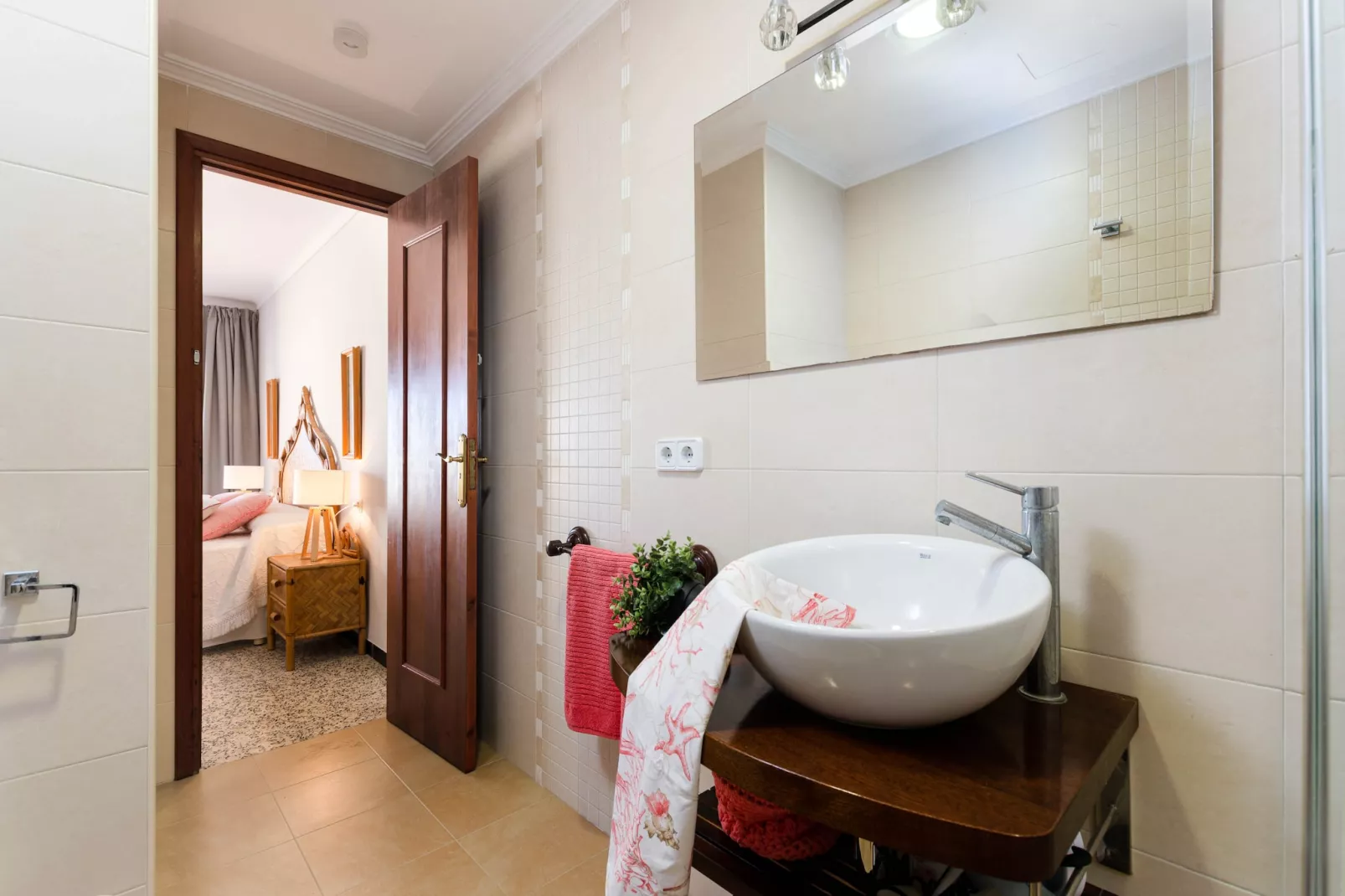 YourHouse Can Ines-Badezimmer
