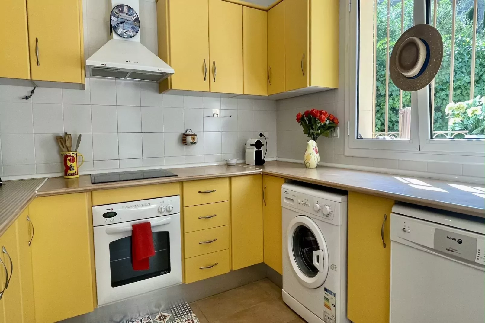 VILLA PINEDA 5-Kitchen