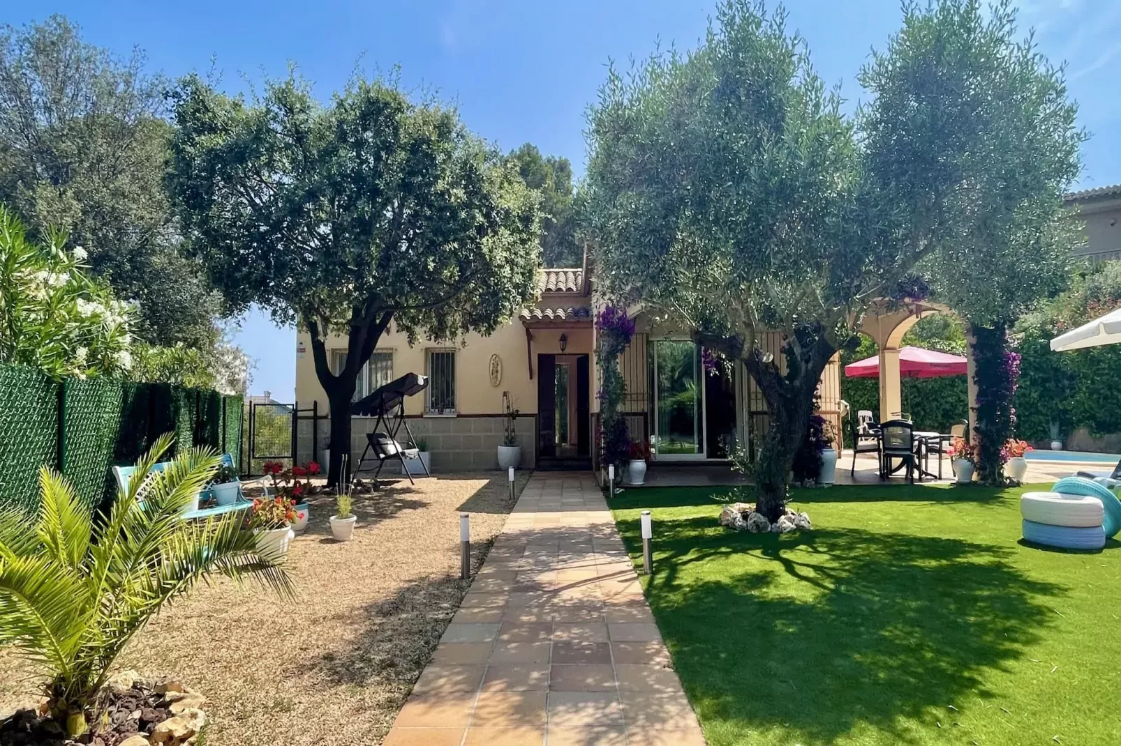 VILLA PINEDA 5-Gardens summer