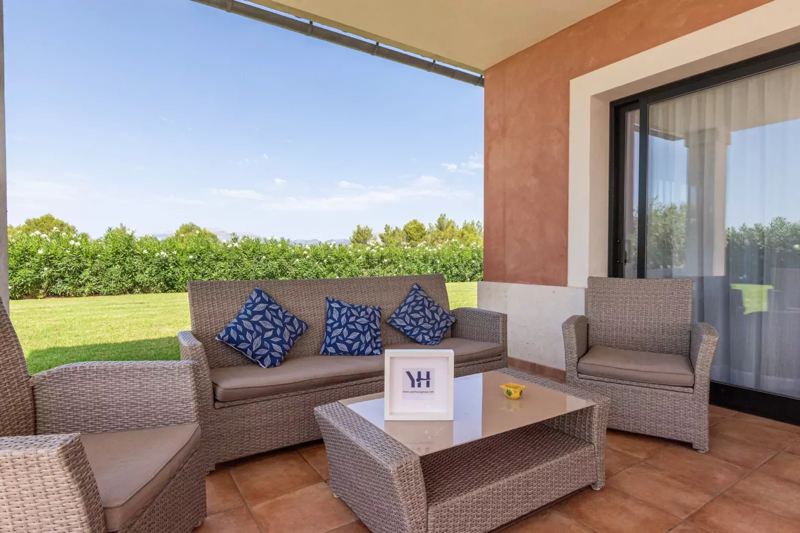 YourHouse Villa Romani-Terrasse