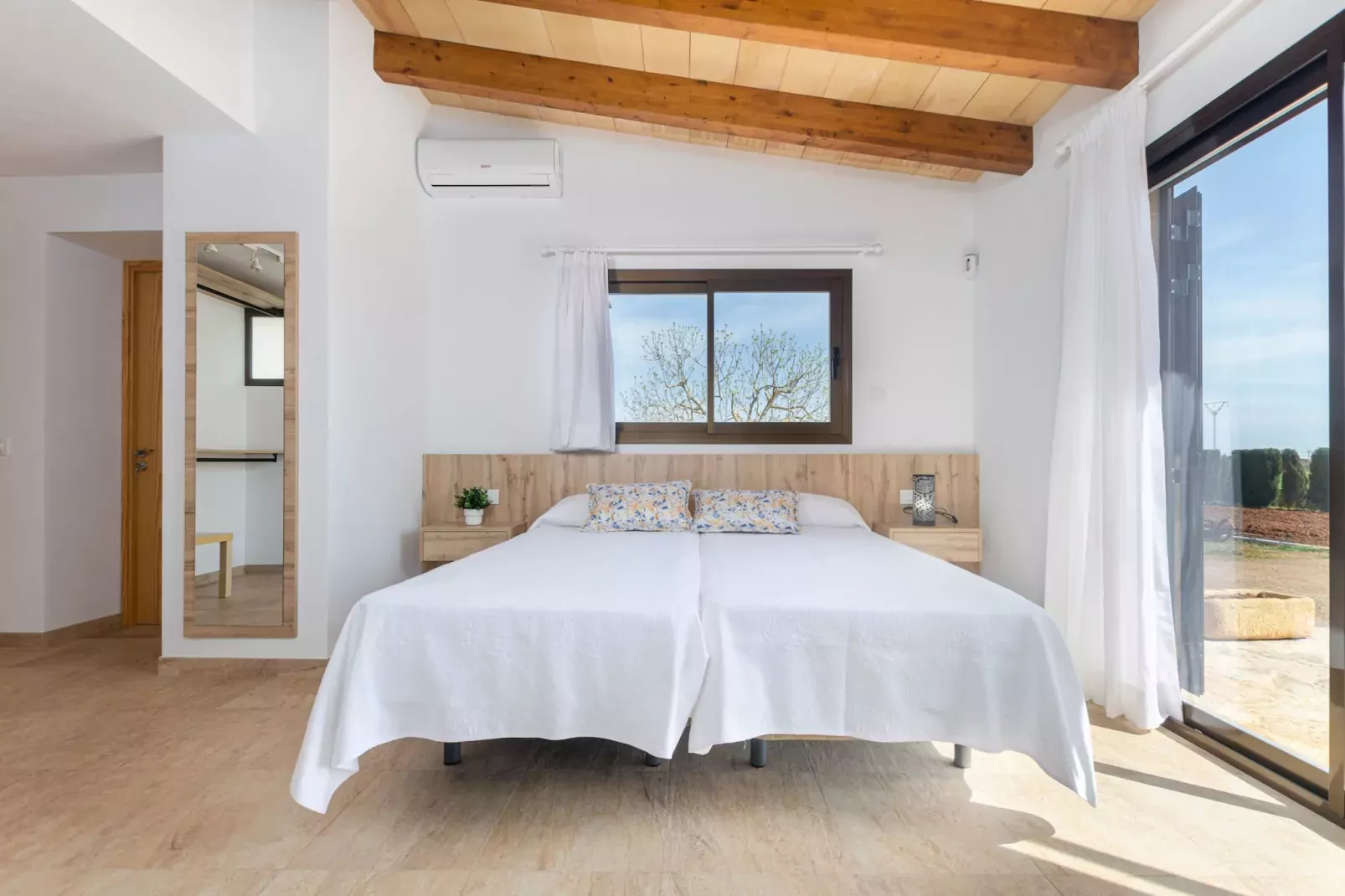 YourHouse Cas Padri-Schlafzimmer