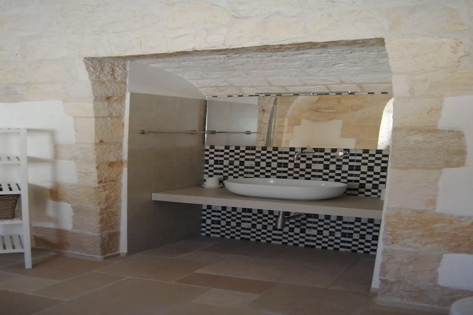 Trullo Rosa Ostuni-Bathroom