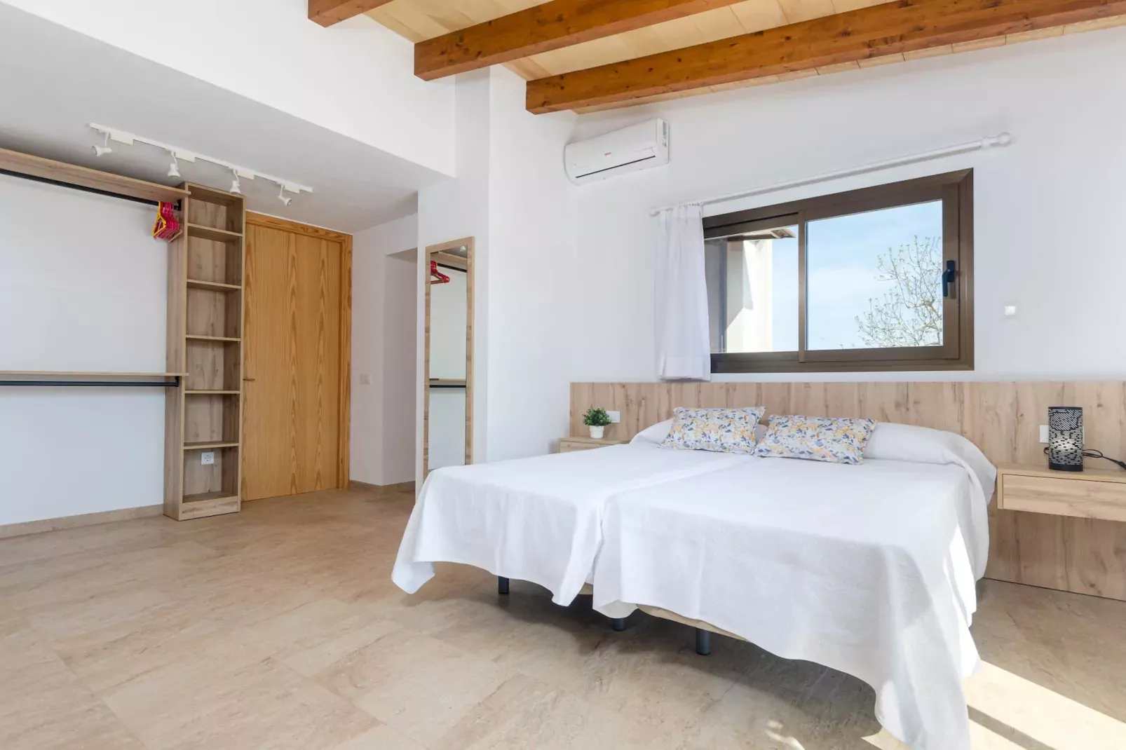 YourHouse Cas Padri-Schlafzimmer