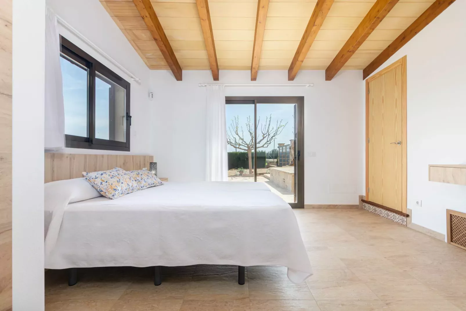 YourHouse Cas Padri-Schlafzimmer