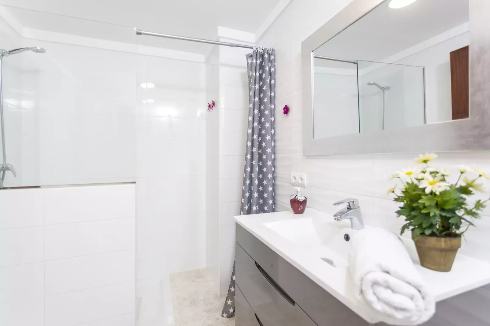 YourHouse Casa Suiza-Bathroom