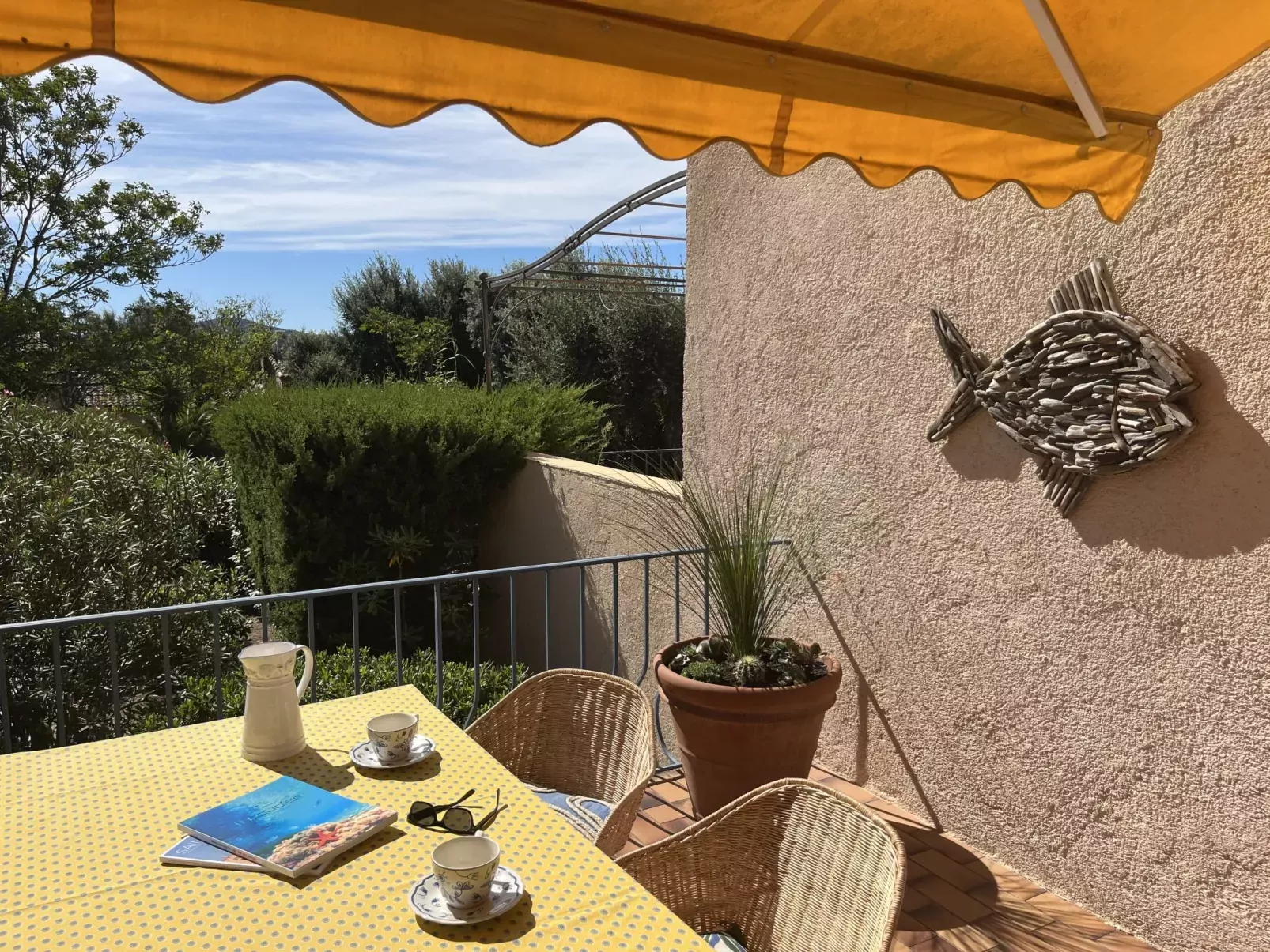 La Maison bleue-Outside