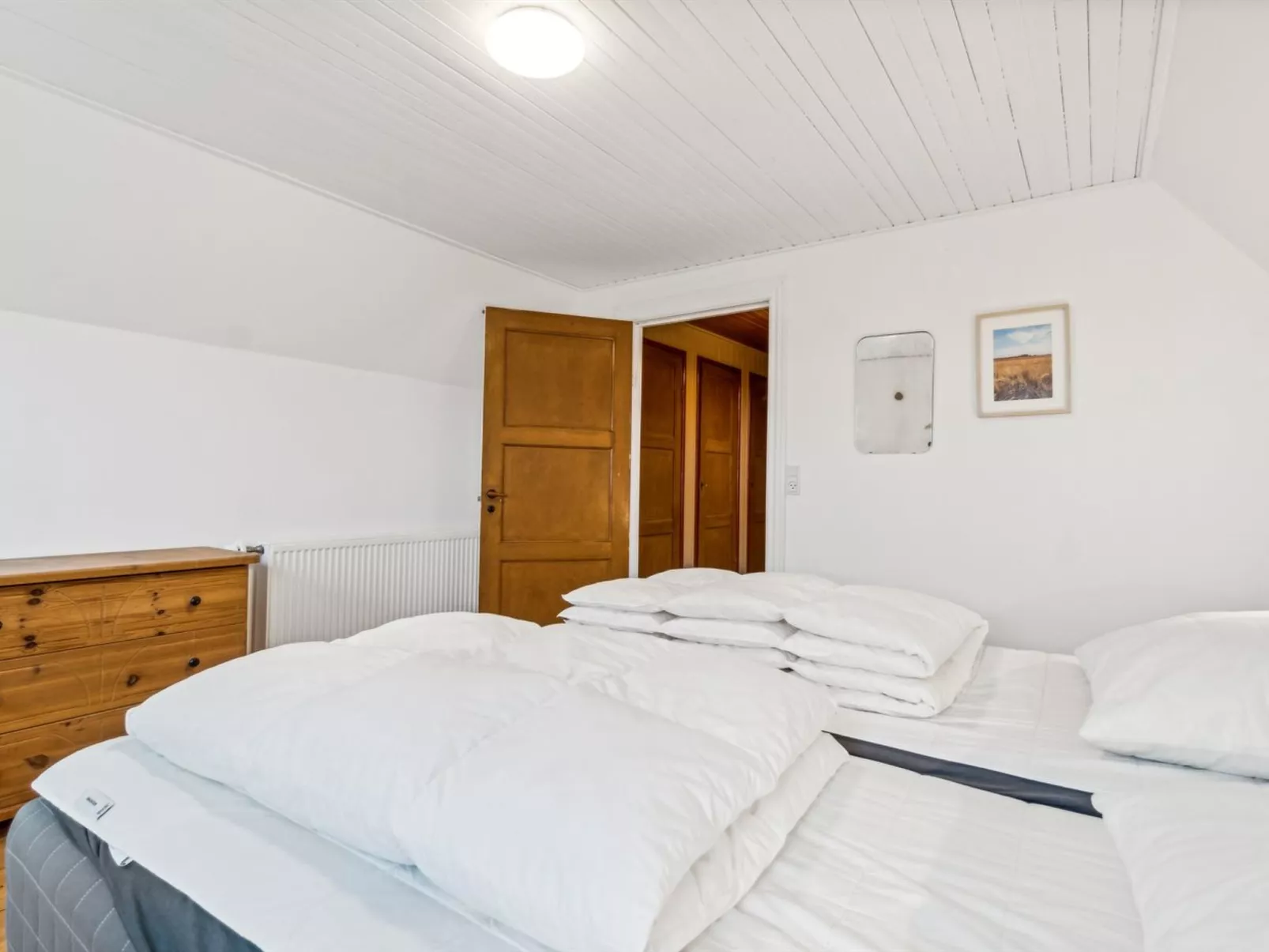 "Garbine" - 1.5km from the sea-Inside