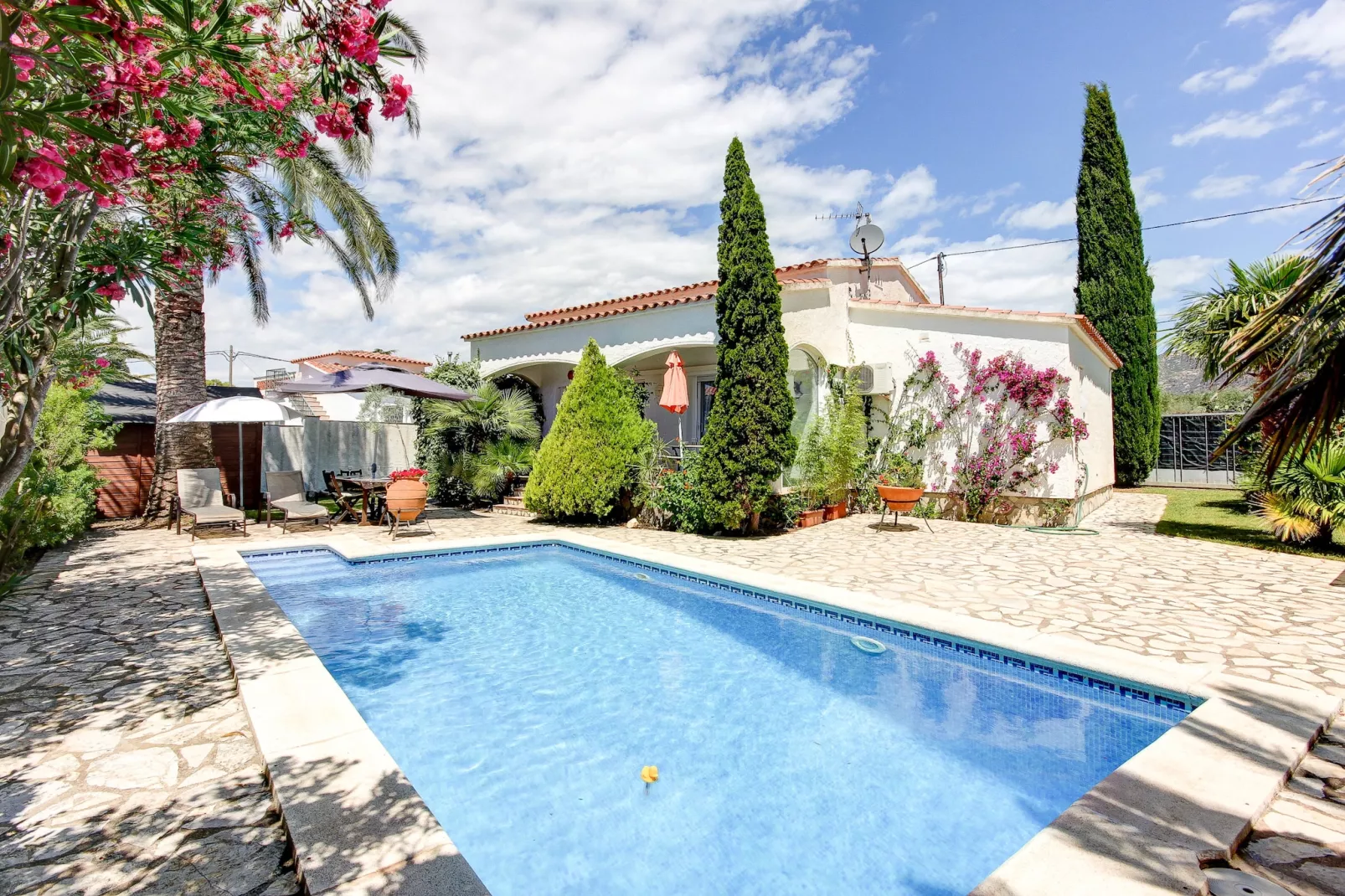 VILLA LA SELVA 26 Roses-Pool